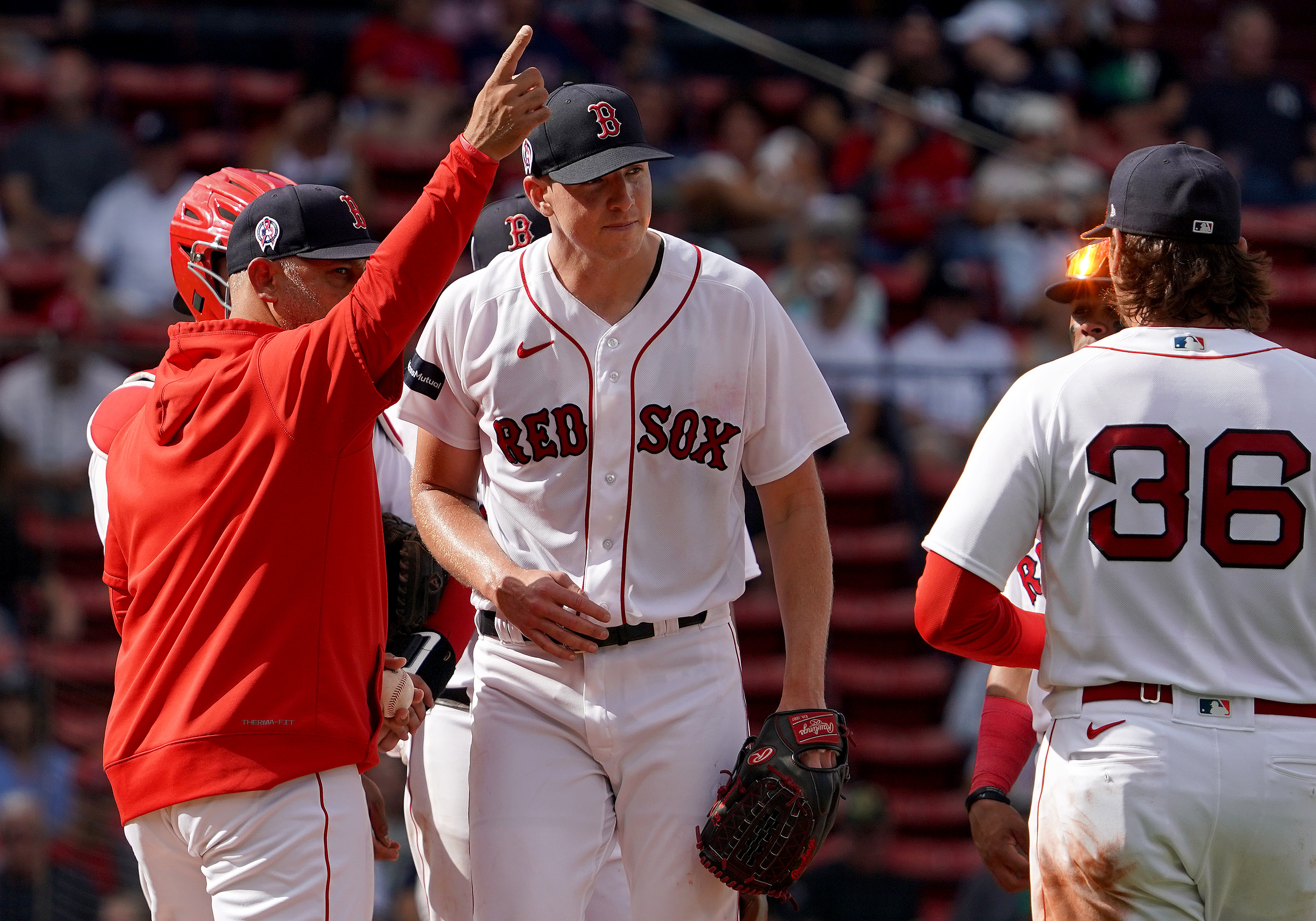 The best rivalry in baseball? Tell that to the no-shows for the Red Sox-Yankees doubleheader.