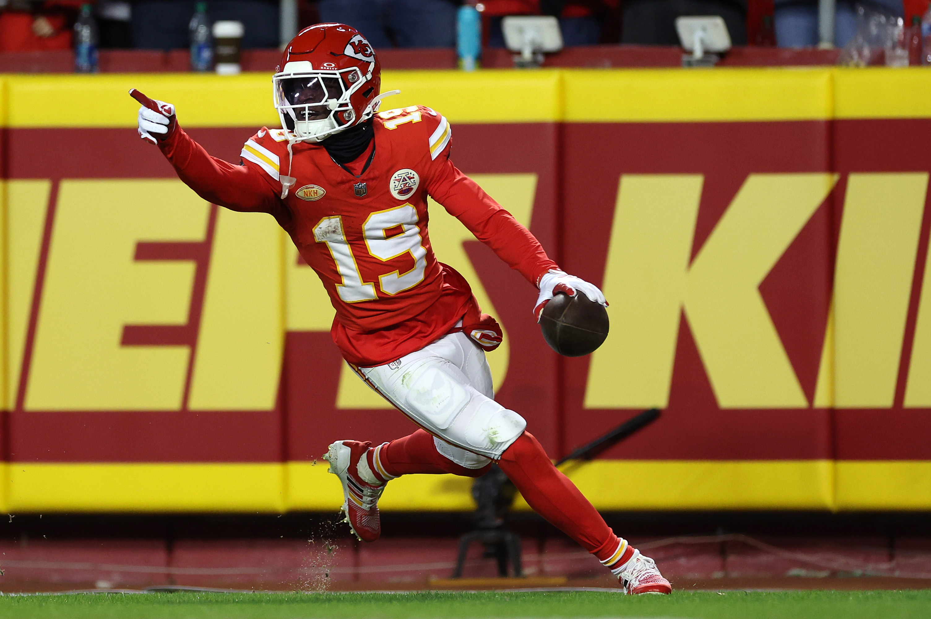 Bills get go-ahead field goal late, take advantage of Chiefs penalty to  hold on for 20-17 win, Newsletter