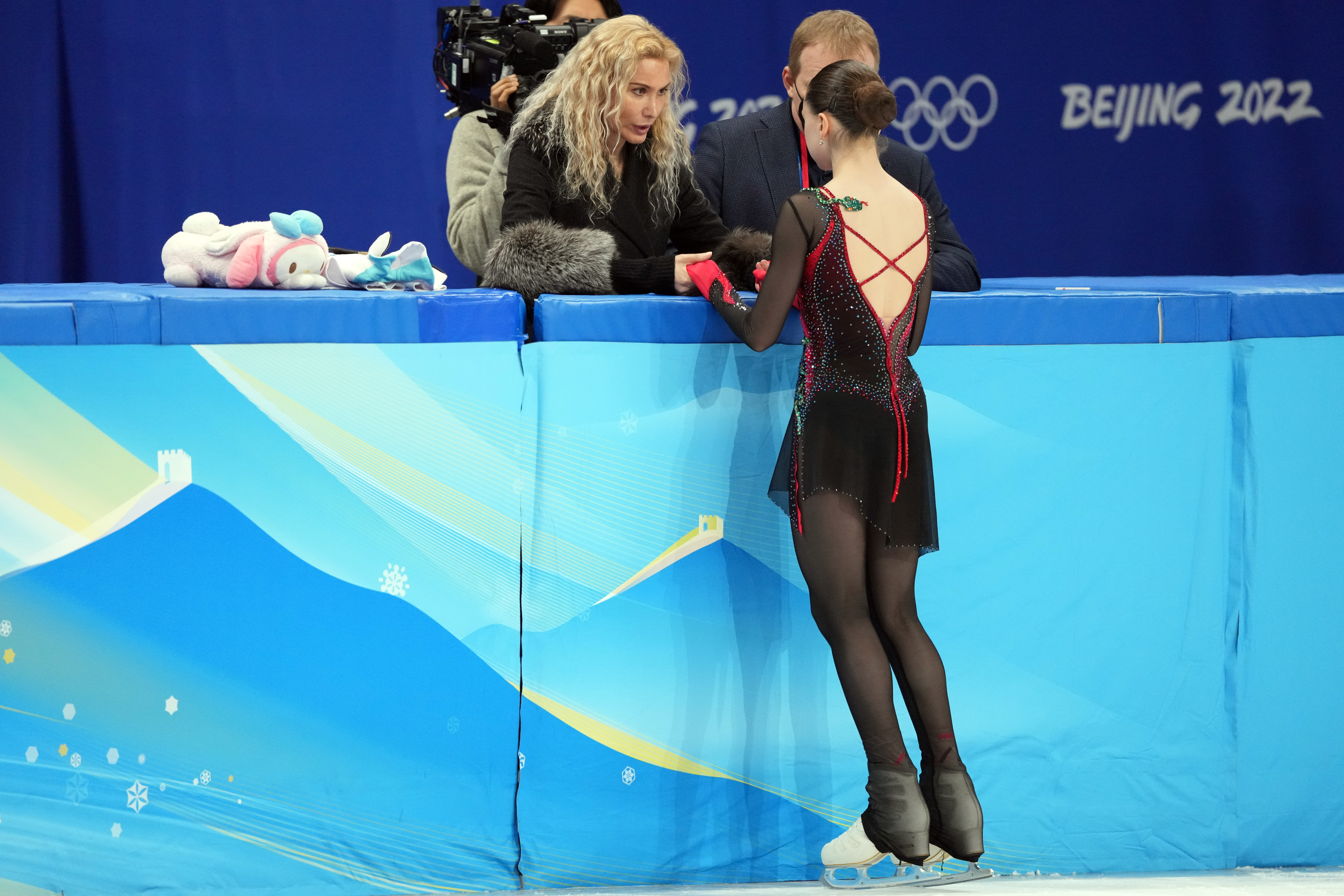 IOC president Thomas Bach rips Kamila Valieva's entourage for its  'tremendous coldness' - The Boston Globe