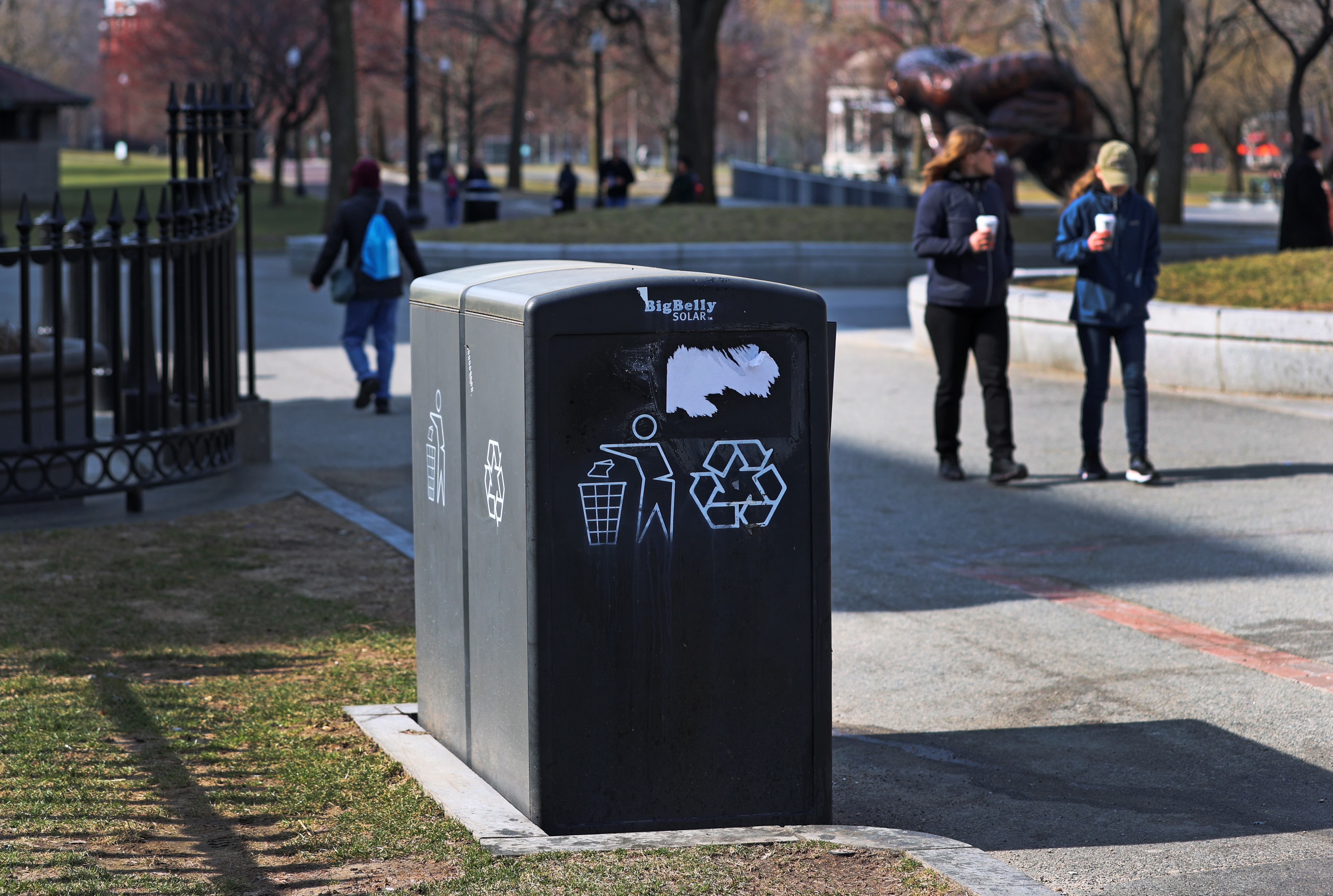Photograph of the developed smart trash bin. a Populated printed