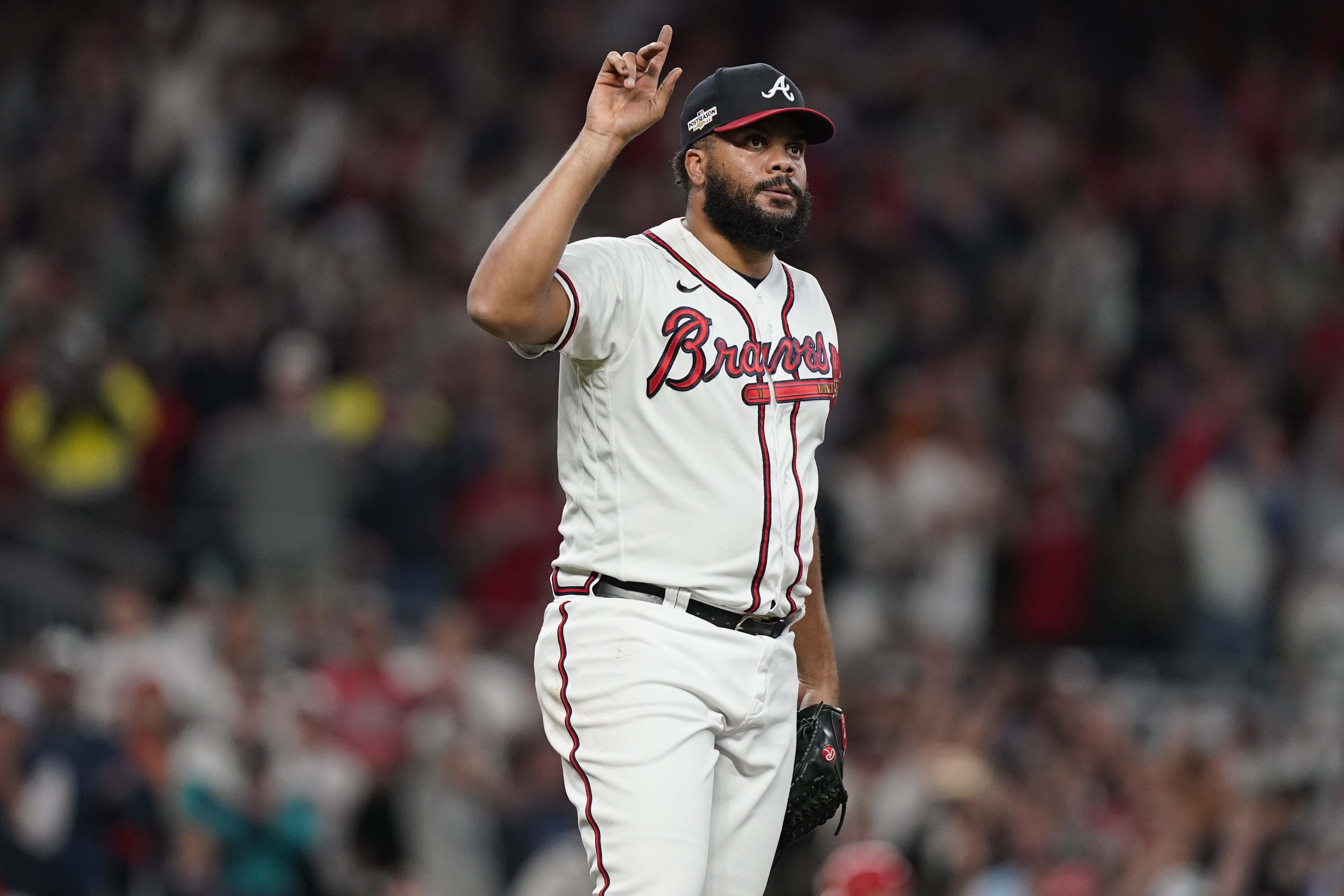 Red Sox closer Kenley Jansen arrives in Boston to cold reception