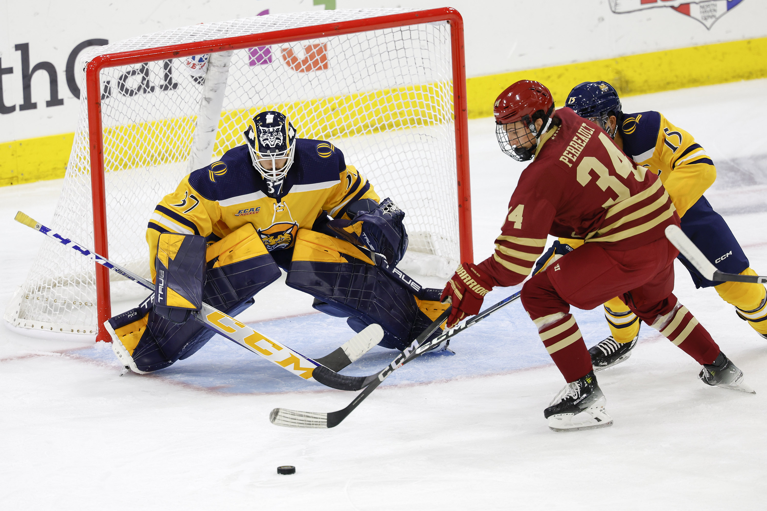 Local college hockey players ready to shine at Frozen Fenway