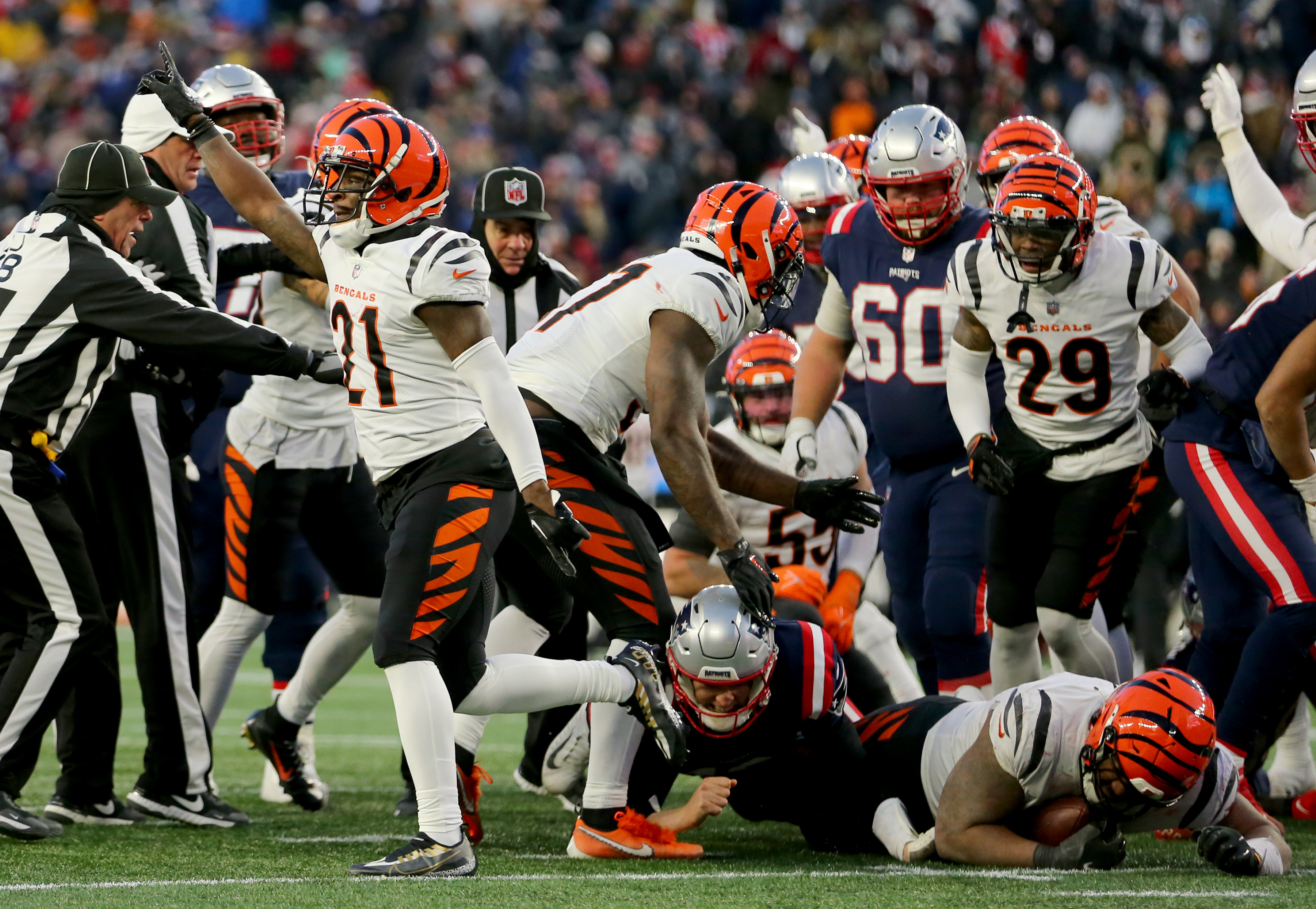 New England Patriots vs. Cincinnati Bengals Notebook: Kendrick Bourne,  Marcus Jones Nearly Spark Christmas Eve Comeback - Sports Illustrated New  England Patriots News, Analysis and More