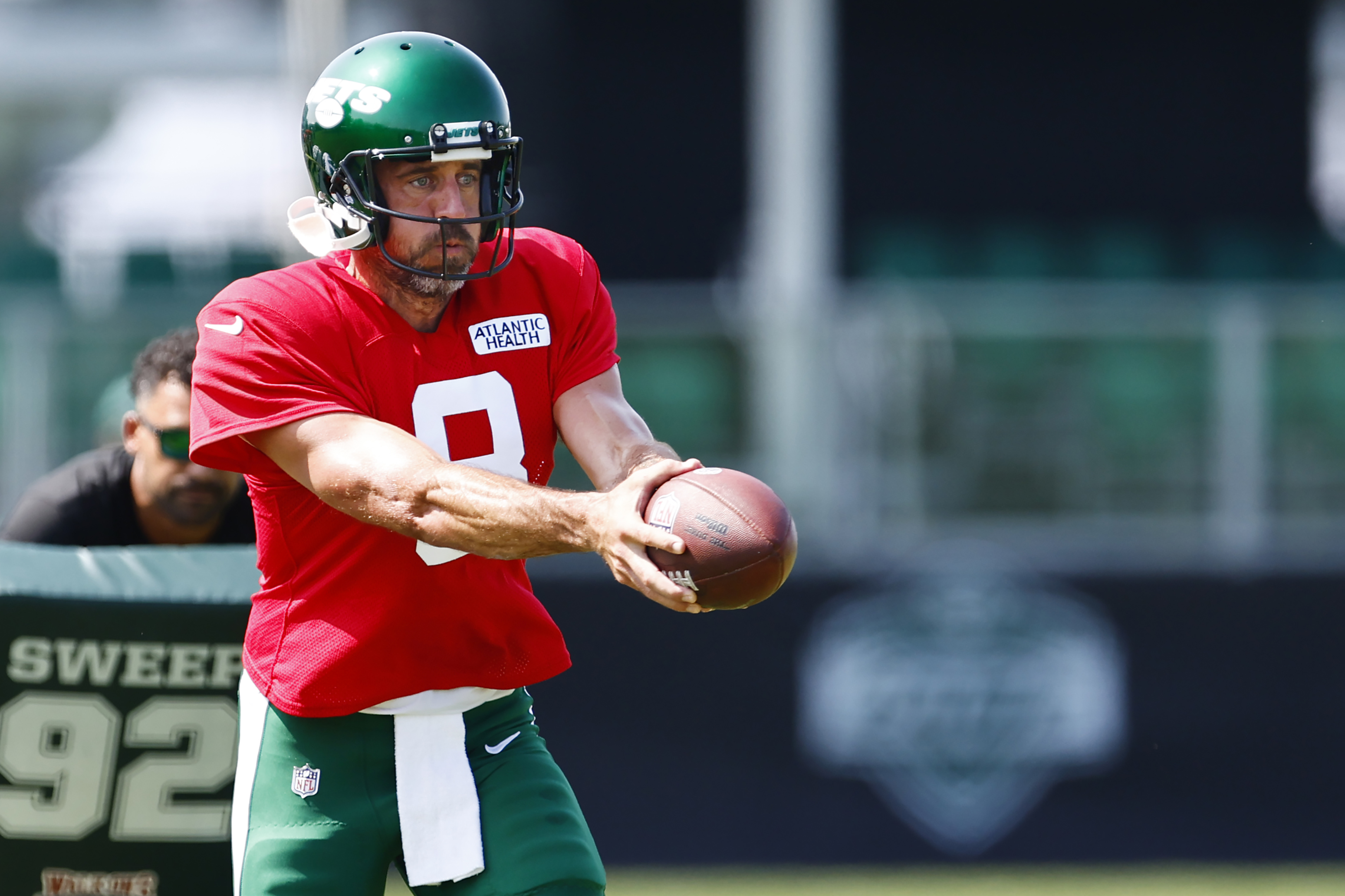 Aaron Rodgers in Jets jersey looks super weird