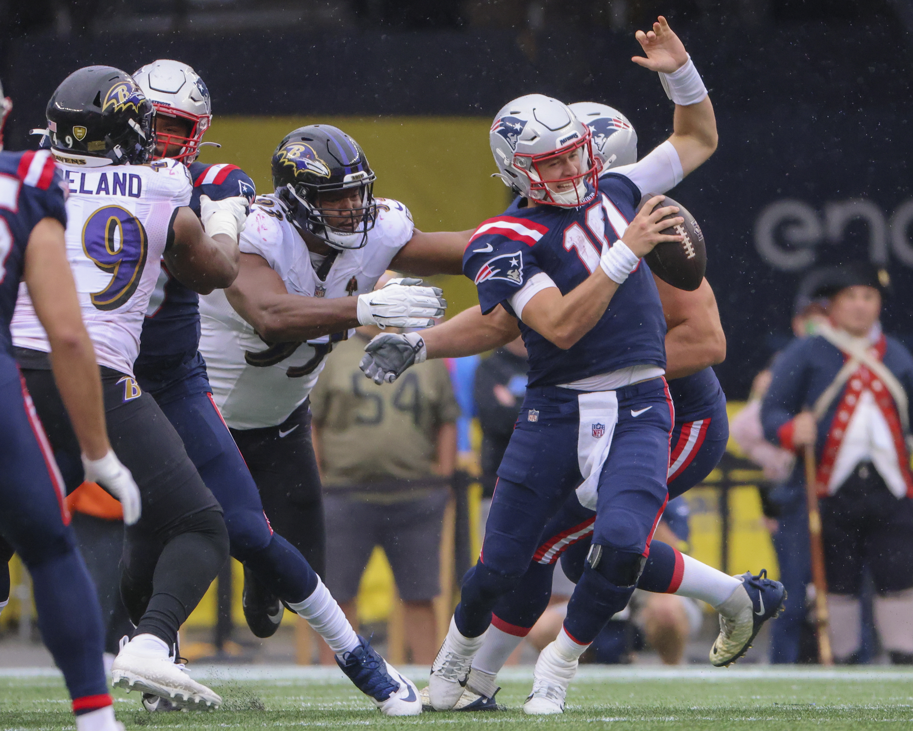 Patriots' maligned defense makes important progress against Buccaneers