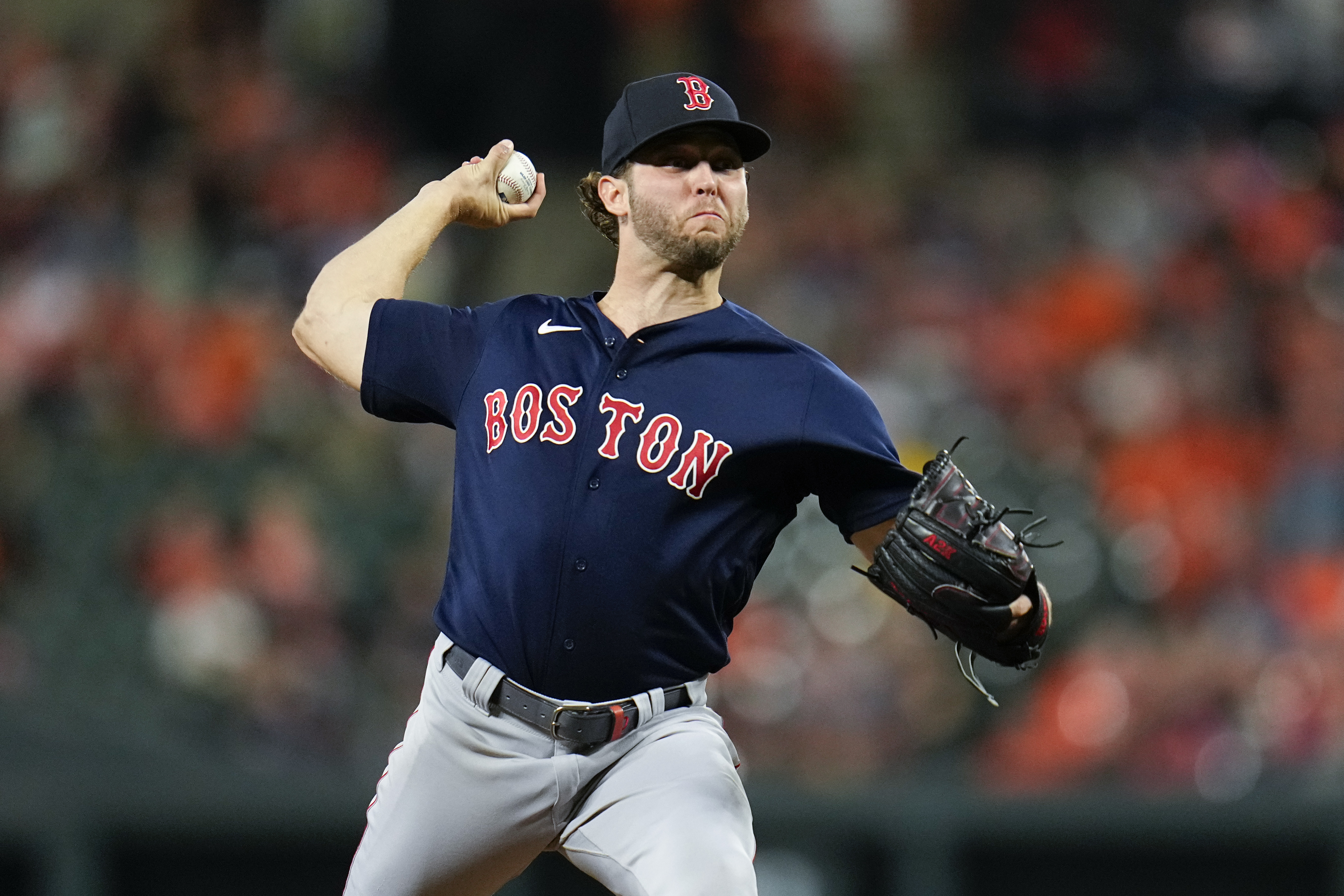 Boston Red Sox Pitcher Mauricio Llovera throws a pitch during the MLB  News Photo - Getty Images