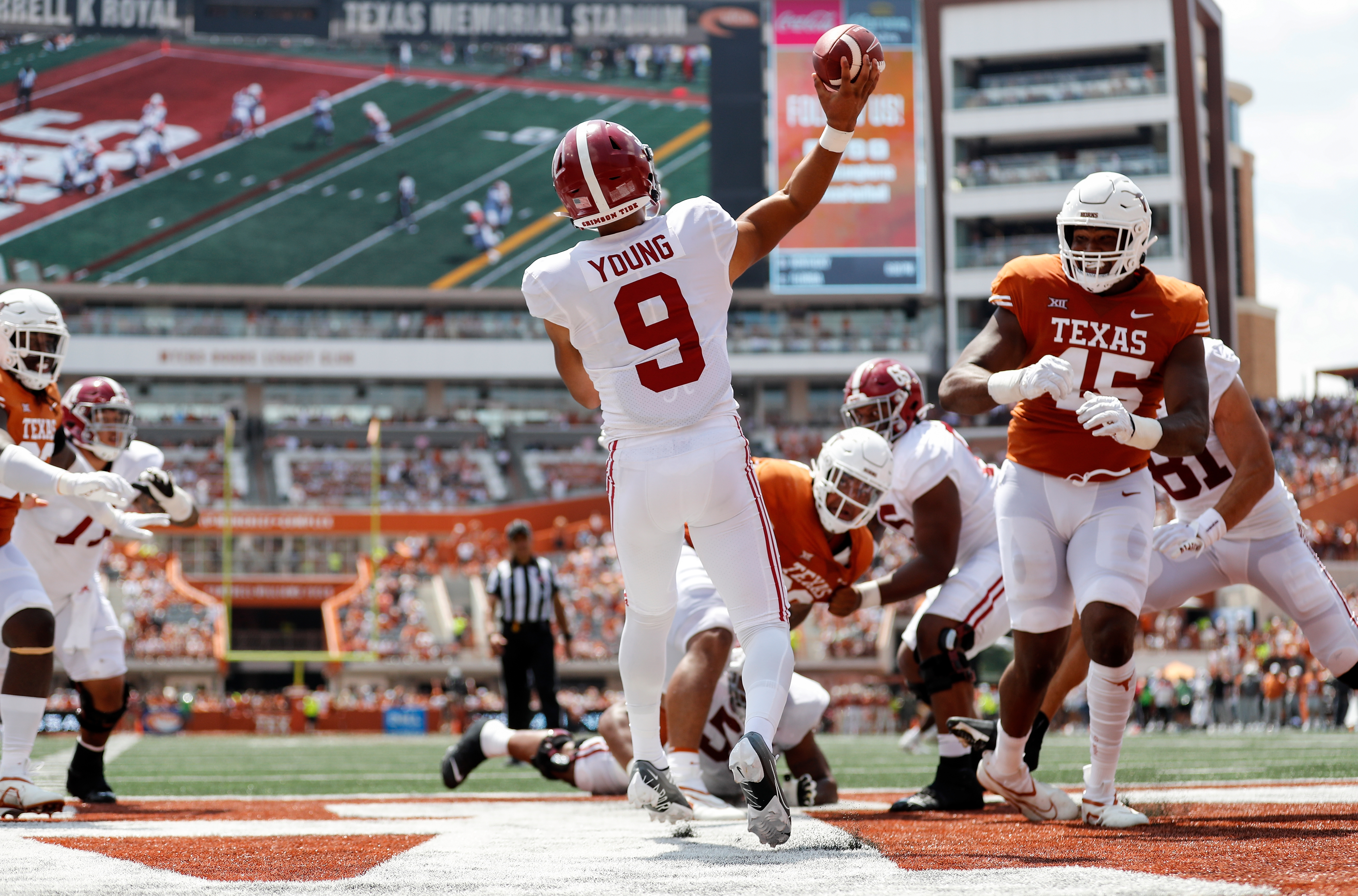 The spotlight in the Alabama-Texas game will be squarely on the 2