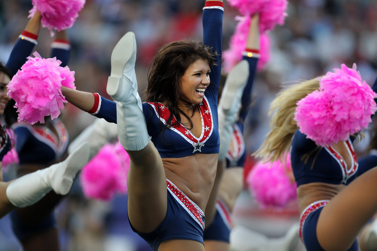 Patriots Cheerleader Goes Viral During Week 1 Loss - The Spun: What's  Trending In The Sports World Today