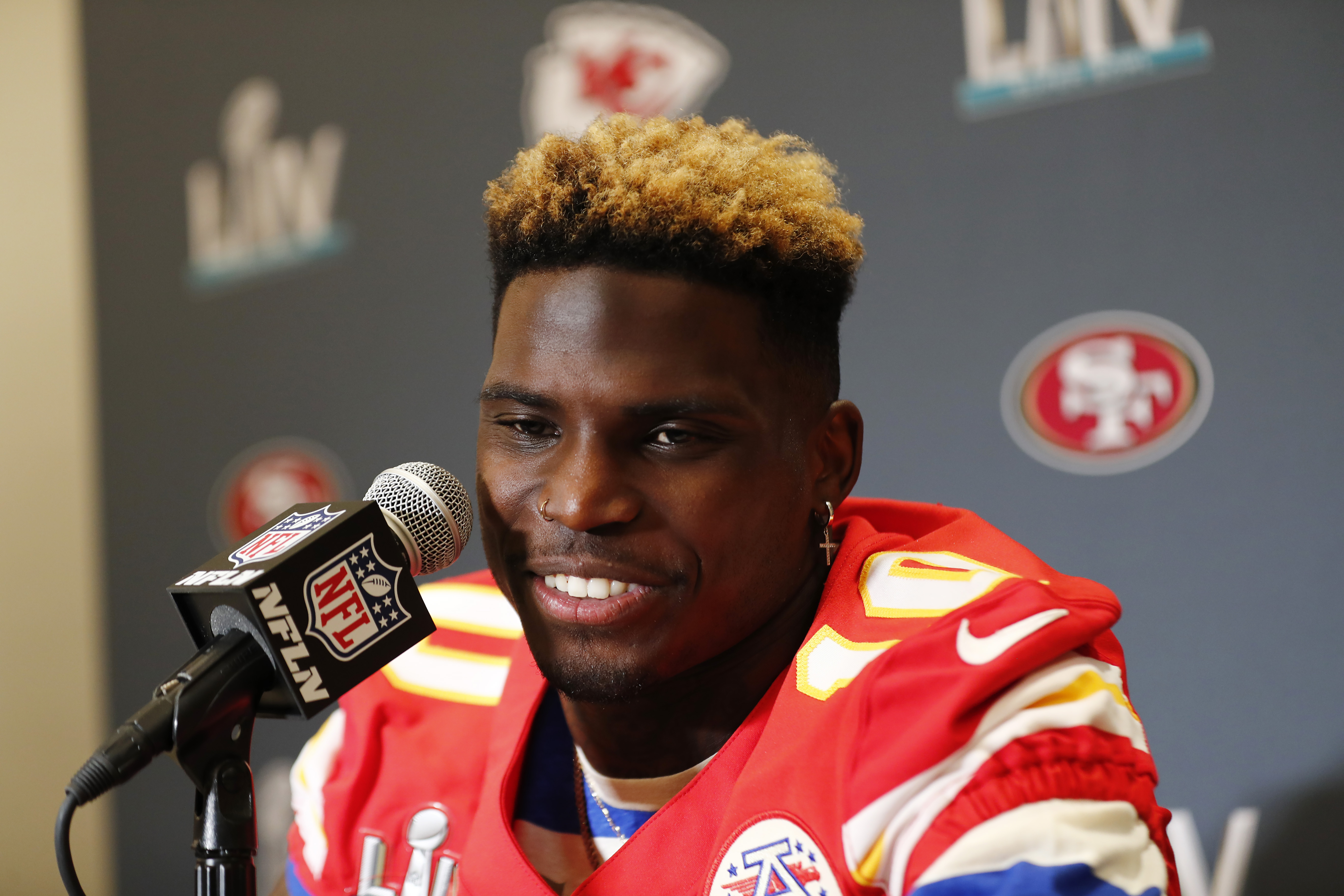 Tyreek Hill says Chiefs are chasing Michael Jordan, Bulls in terms