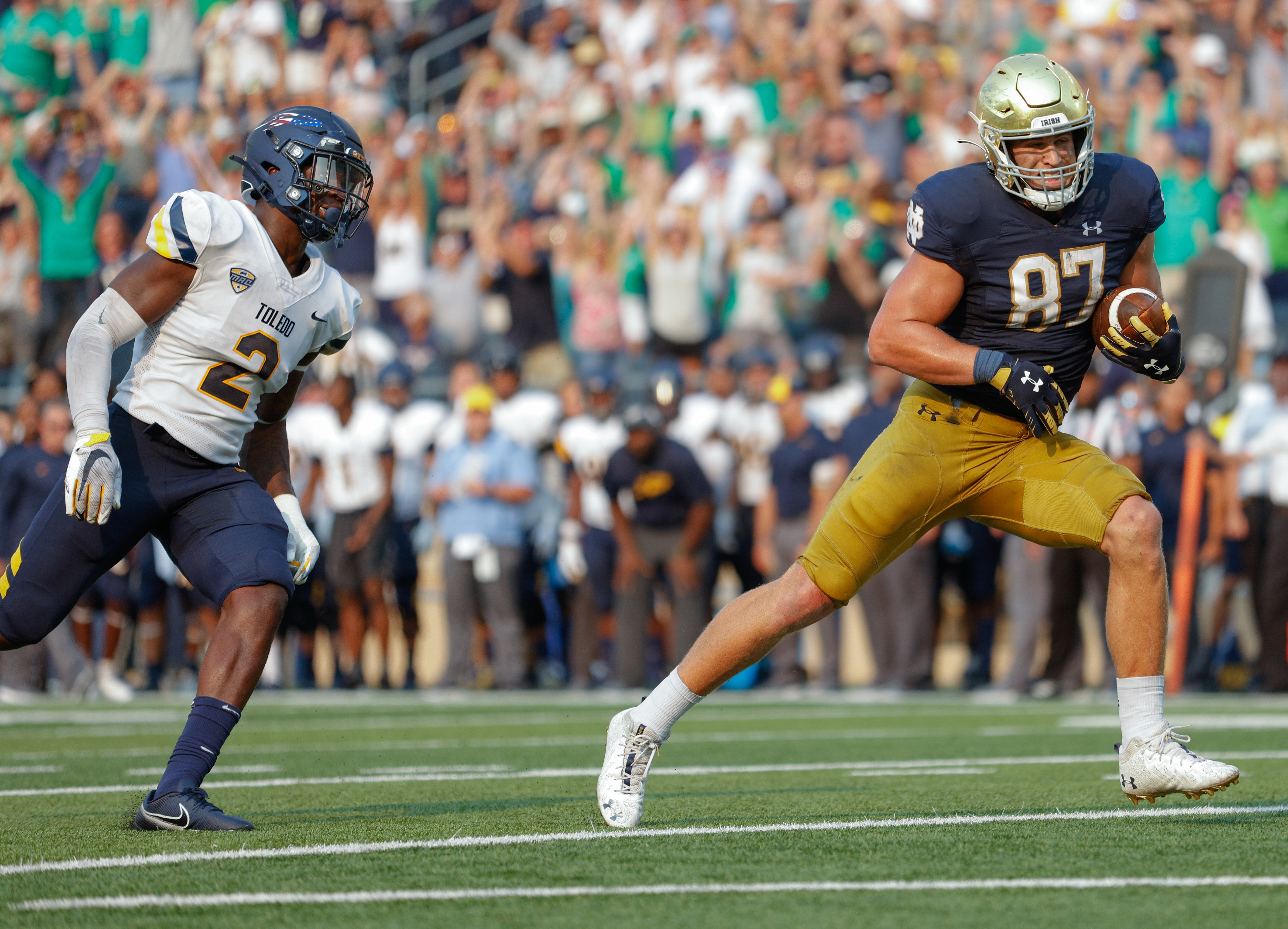 Coan limps off for No. 12 Notre Dame against Wisconsin