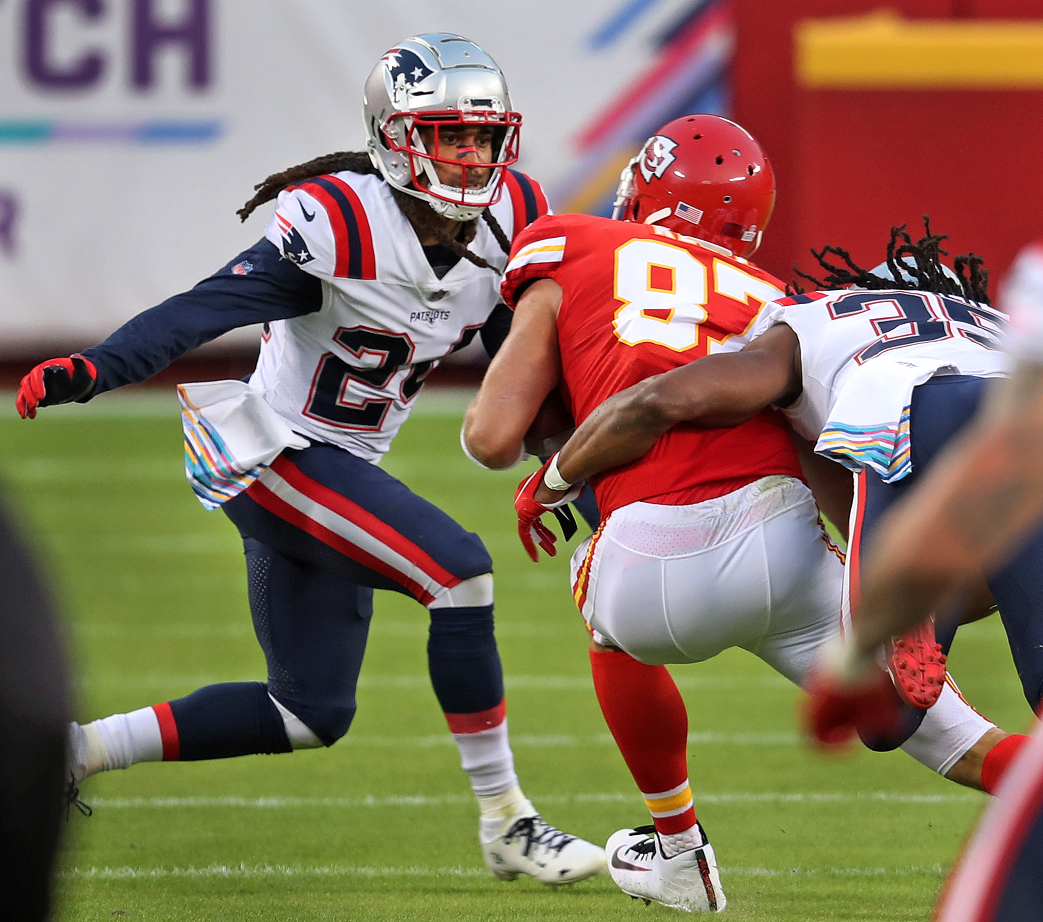 Patriots' Stephon Gilmore tests positive; practices canceled through  Thursday, with testing to continue - The Boston Globe