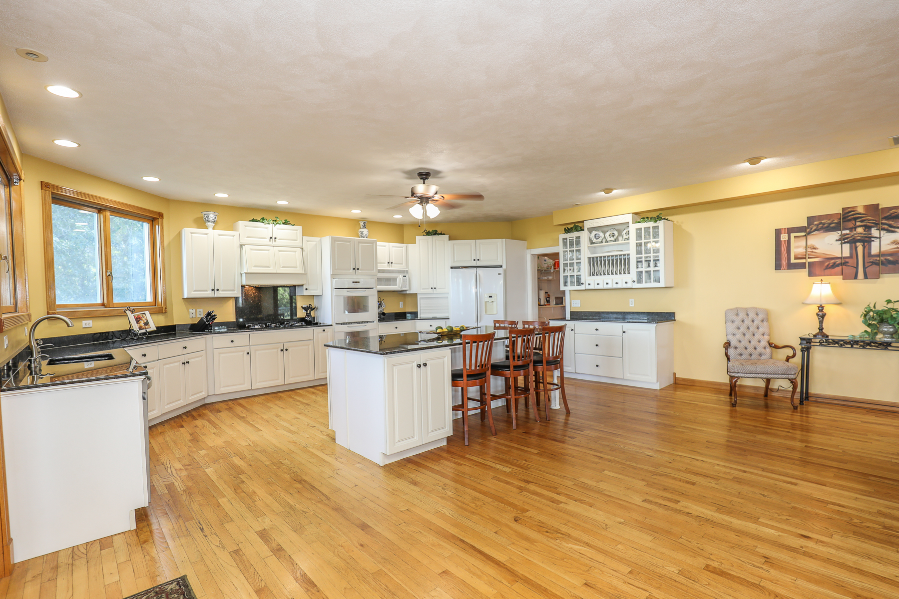 23-scenic-drive-pelham-second-floor-kitchen