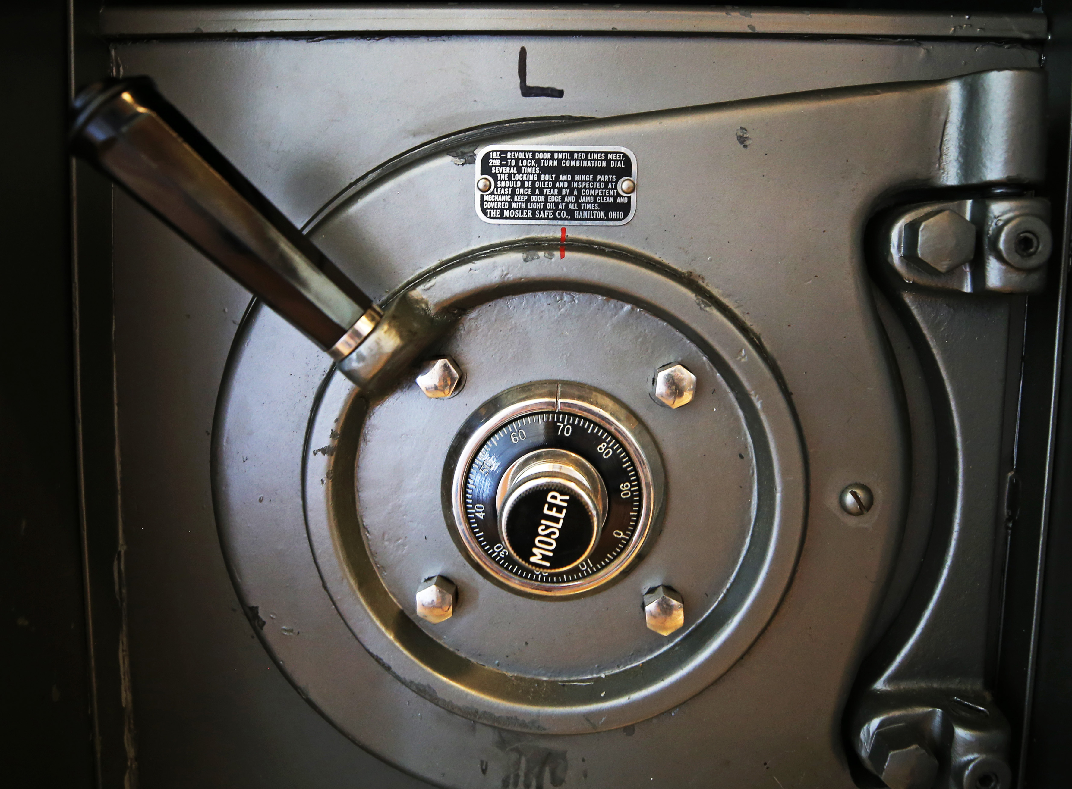 The tumbler of the safe.