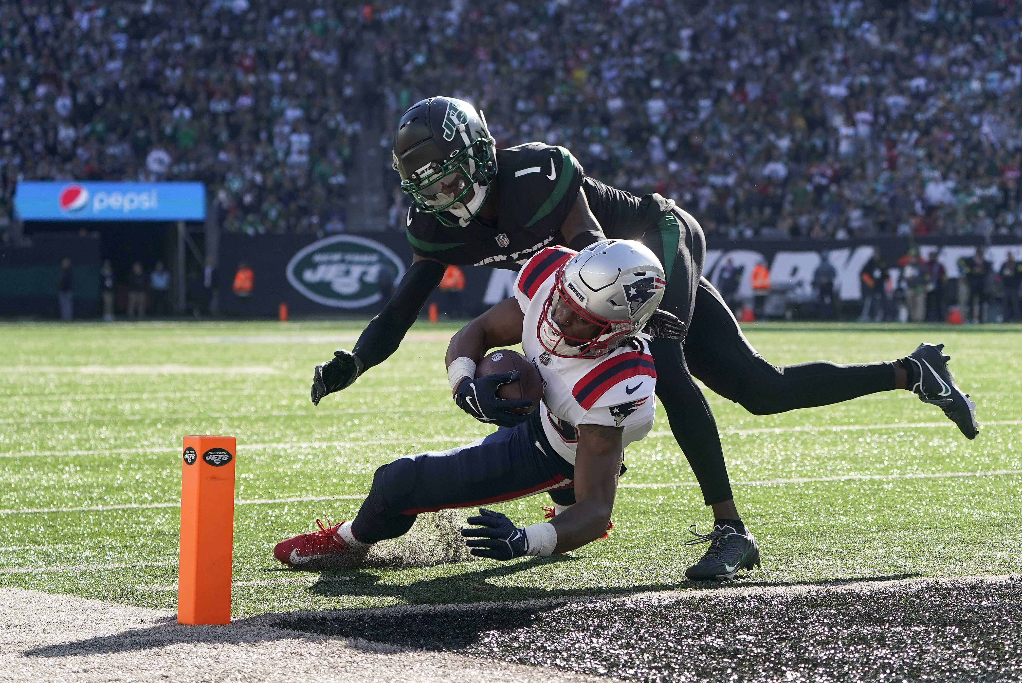 Patriots' Jakobi Meyers, Rhamondre Stevenson take 'full responsibility' for  Raiders' miraculous walk-off win