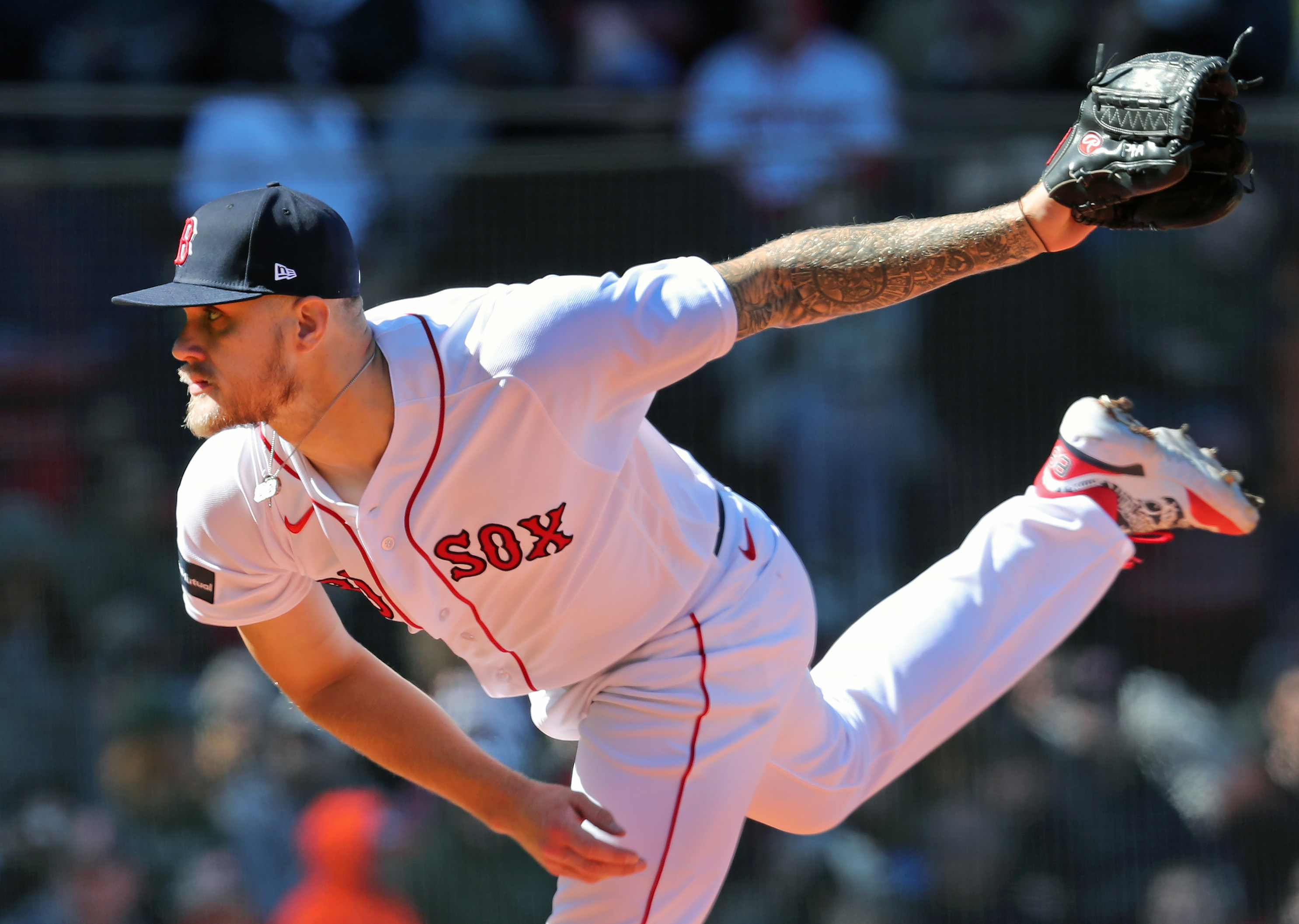 Red Sox's Tanner Houck needs stitches after taking liner to face