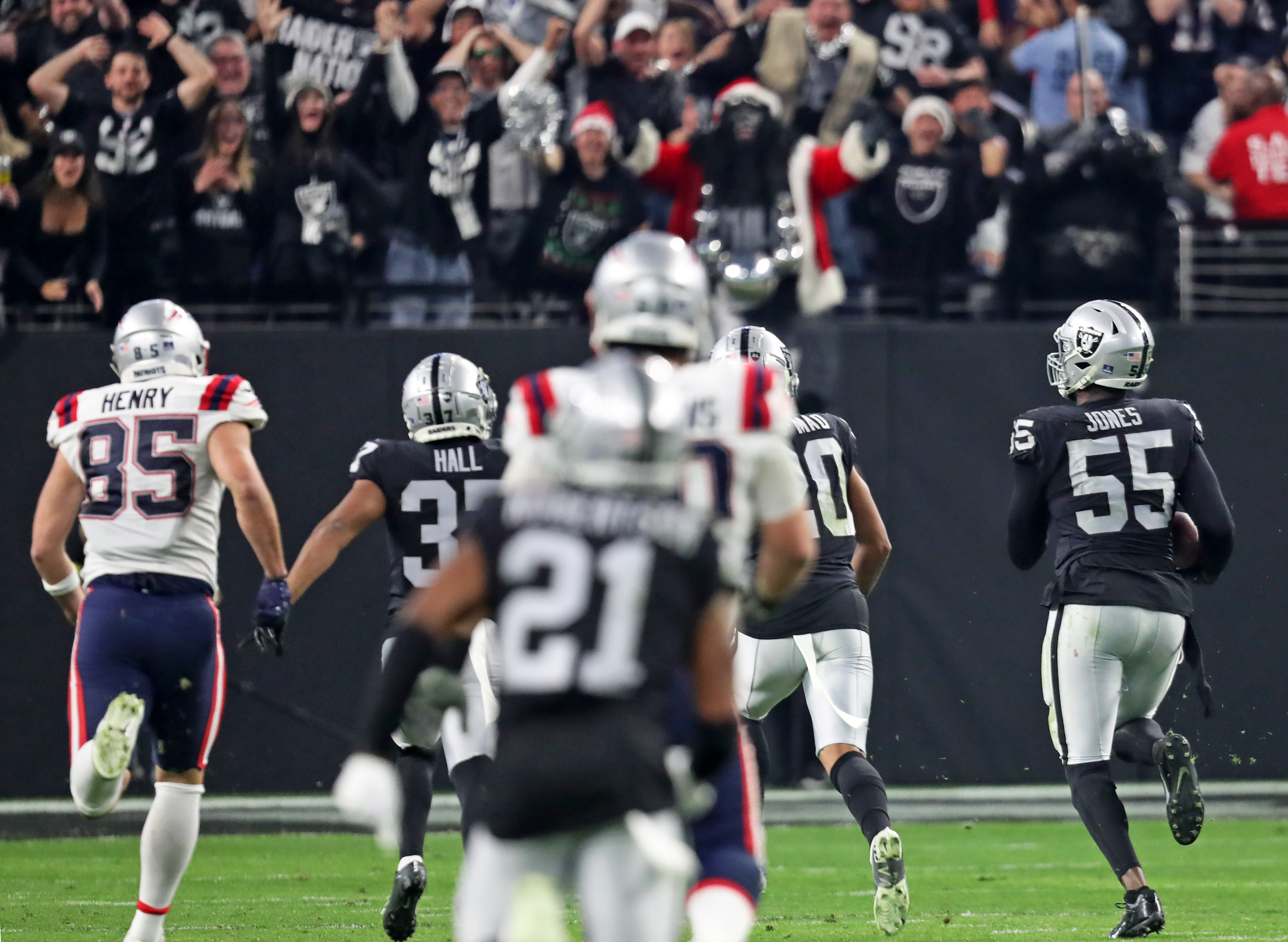 Patriots loss to Raiders was unfathomable, even as it was