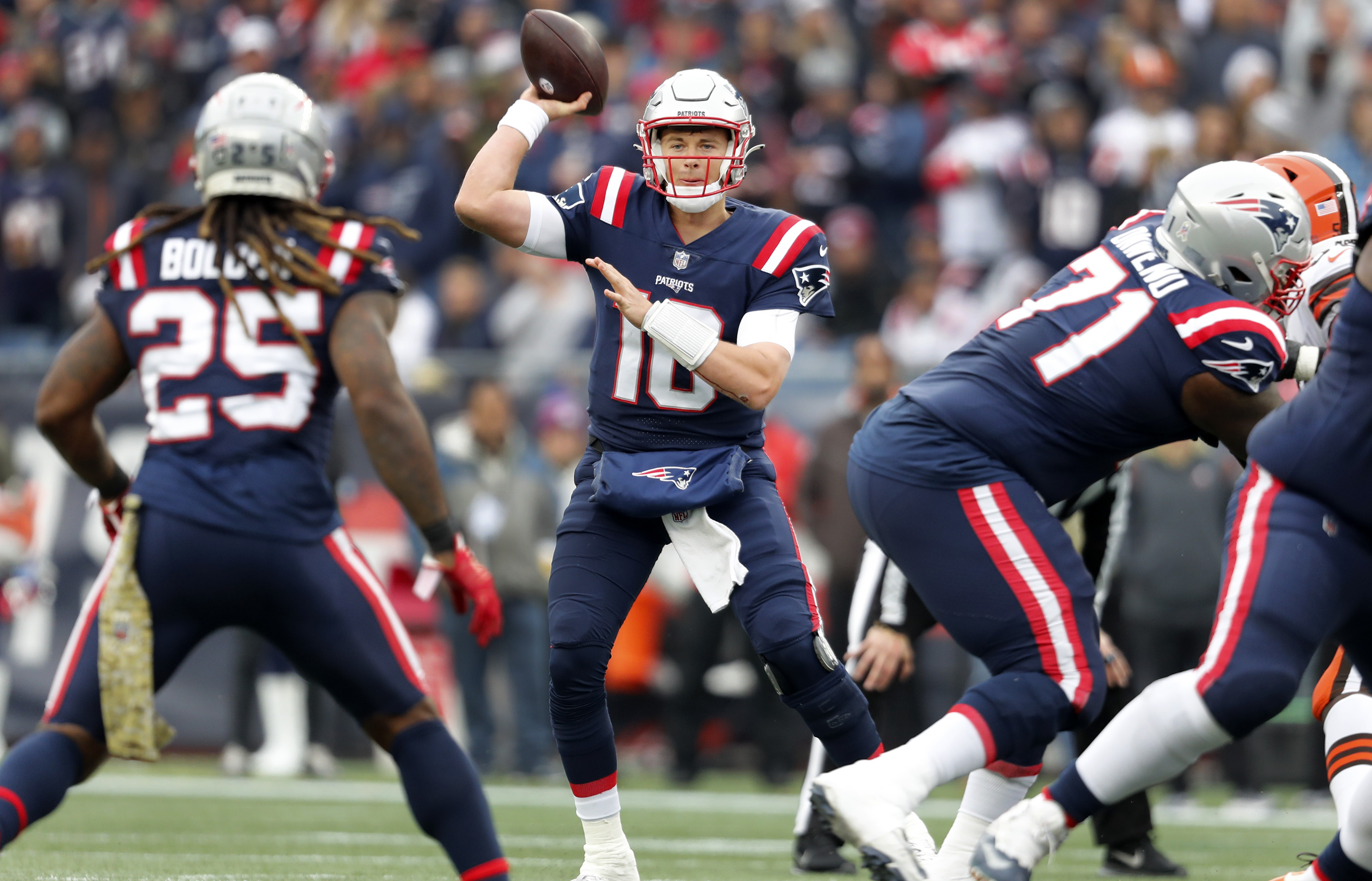 Stephon Gilmore picks off Patriots Mac Jones in showdown vs. old team