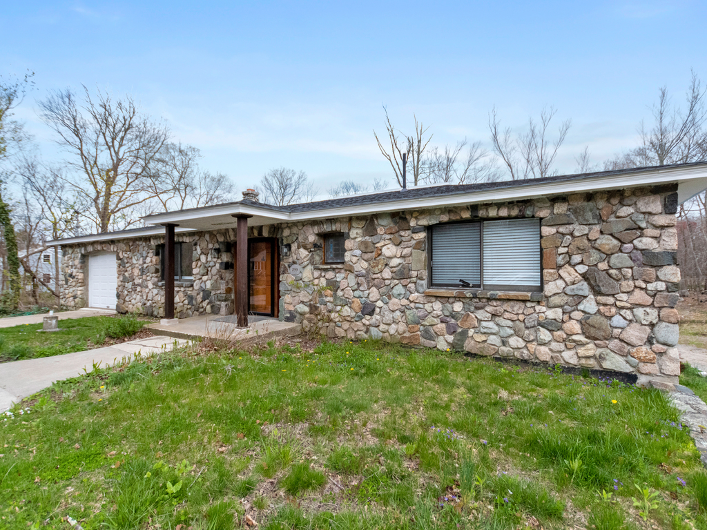 For sale: Homes with Dutch doors in Holbrook and Wakefield - The Boston  Globe