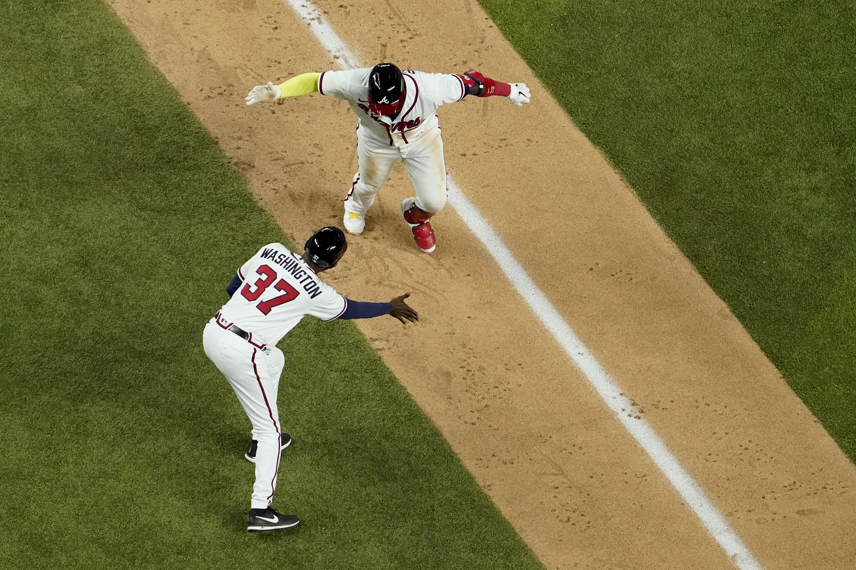 Braves' Marcell Ozuna GOES OFF with 2 homers + double vs. Dodgers in NLCS  Game 4 