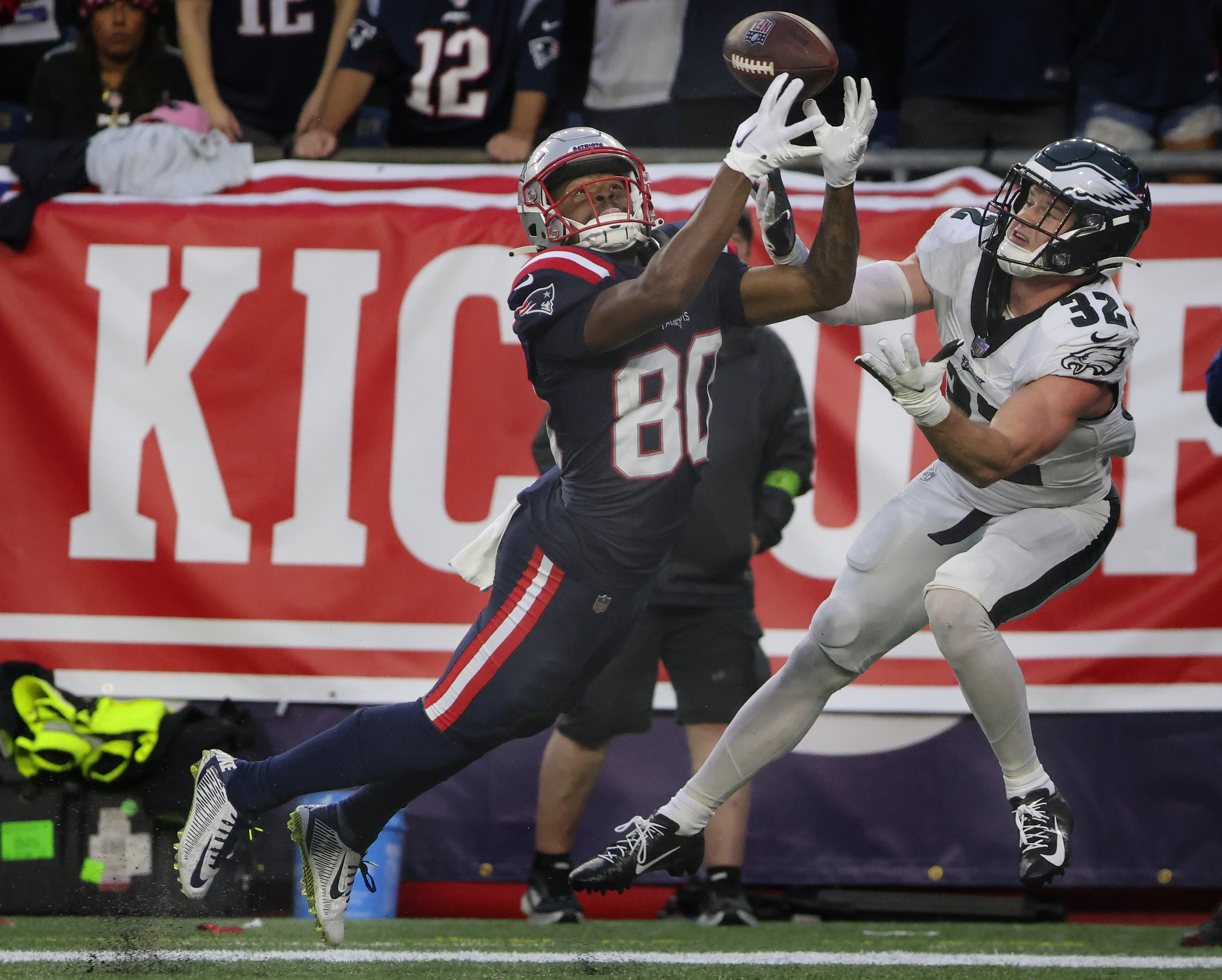 Star talent FULLY on display! (Texans vs. Eagles 2010)