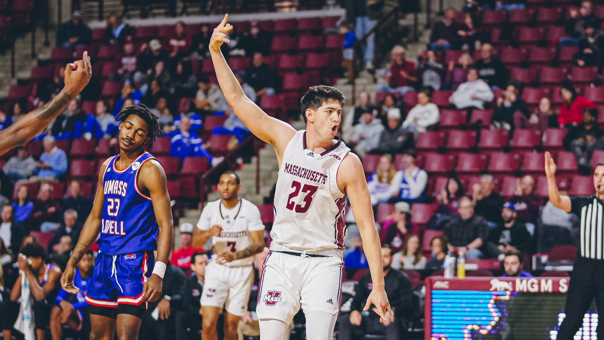 umass minutemen basketball roster