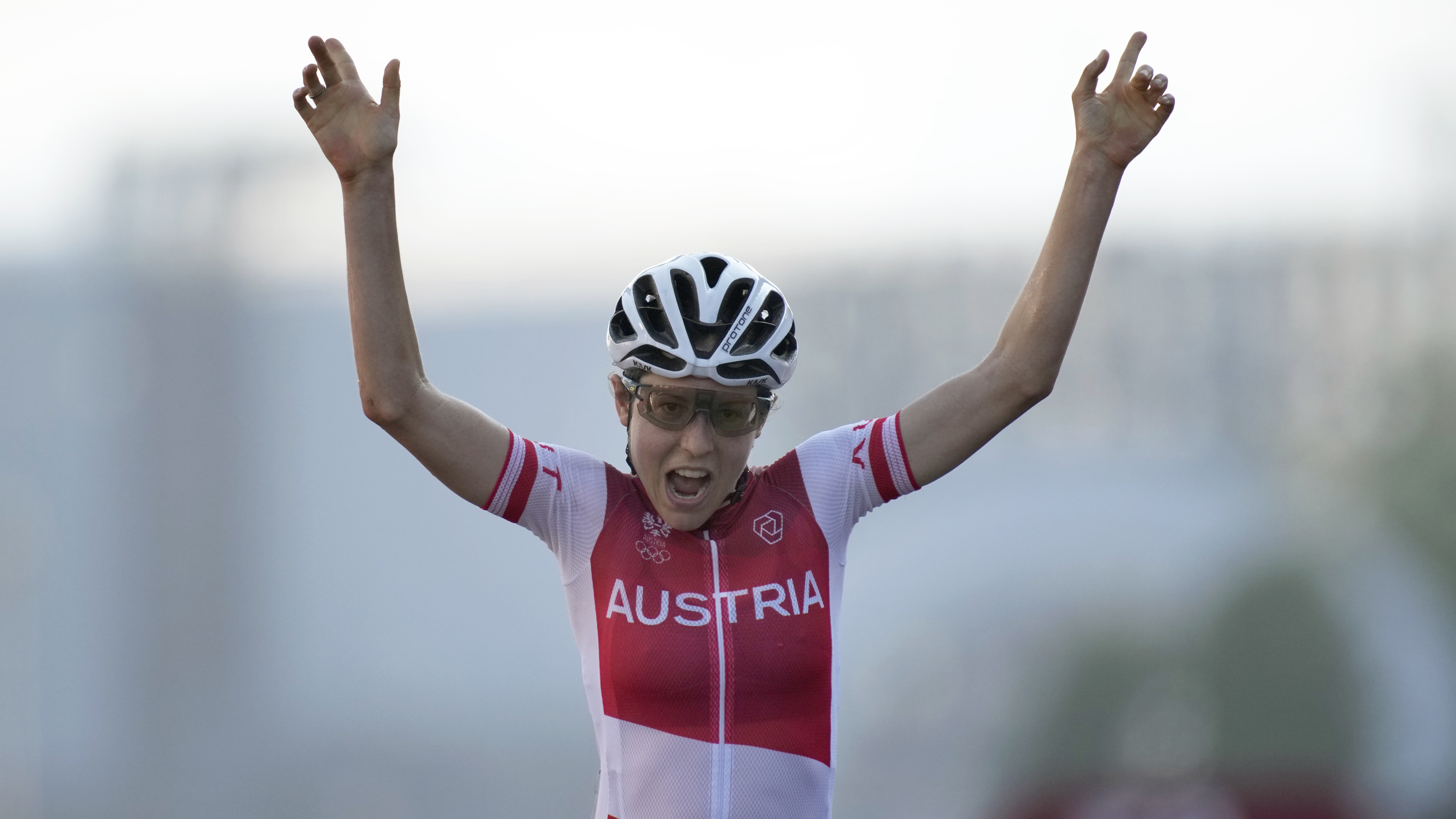 Anna Kiesenhofer of Austria pulled off a shocking win.