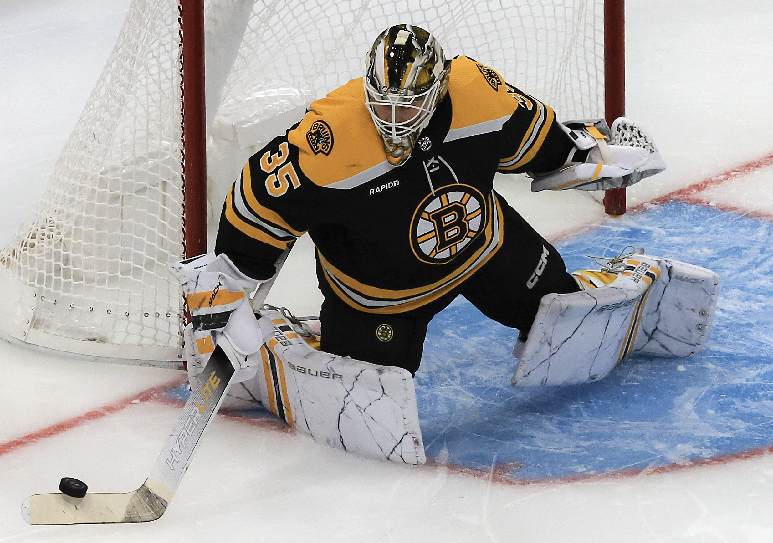 Bruins goalie Linus Ullmark fulfills longtime dream in 2023 Winter Classic  win – NBC Sports Boston