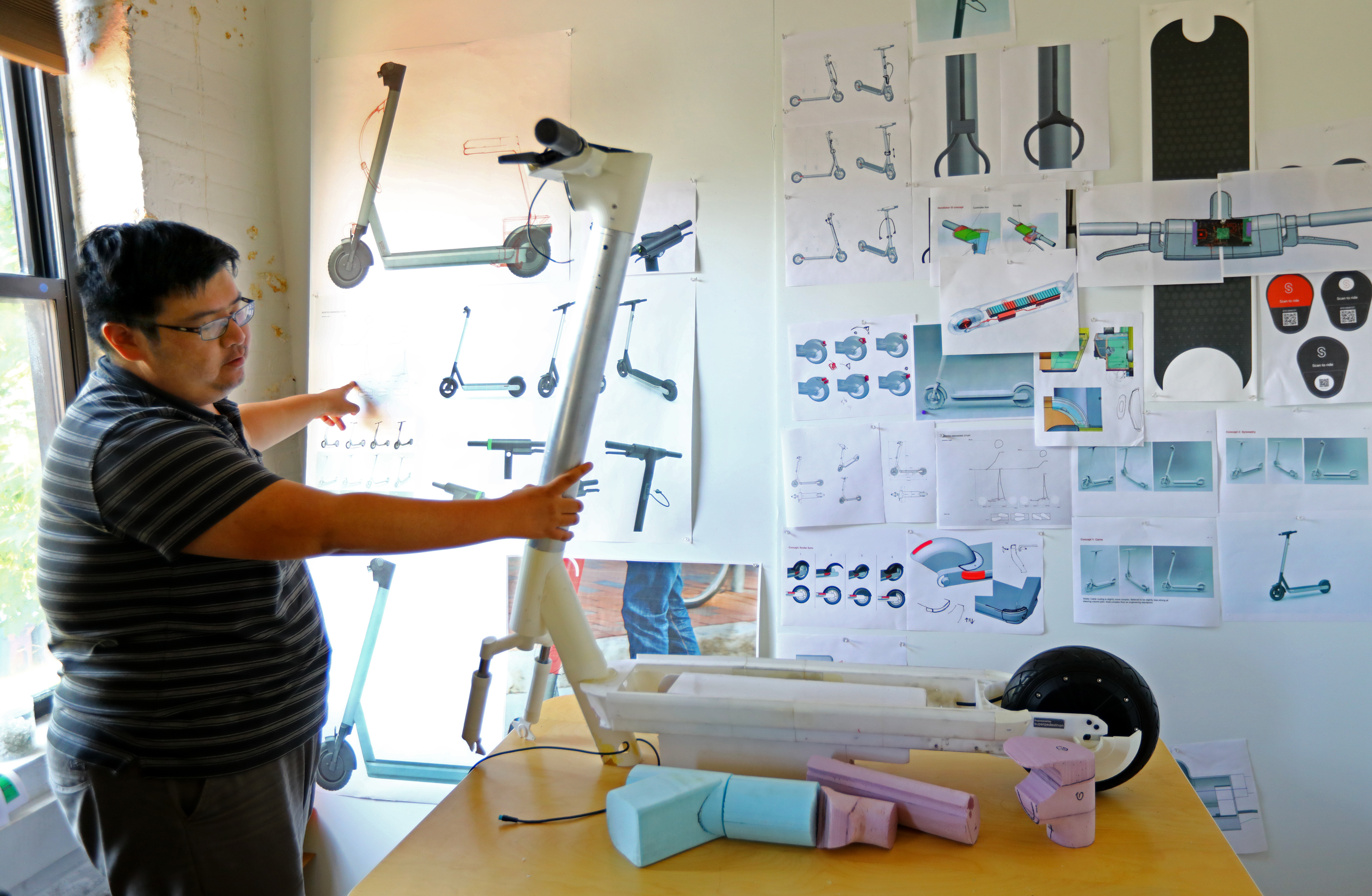 Industrial designer Horatio Han talked about the 3-D-printed prototype he made of the LINK scooter.