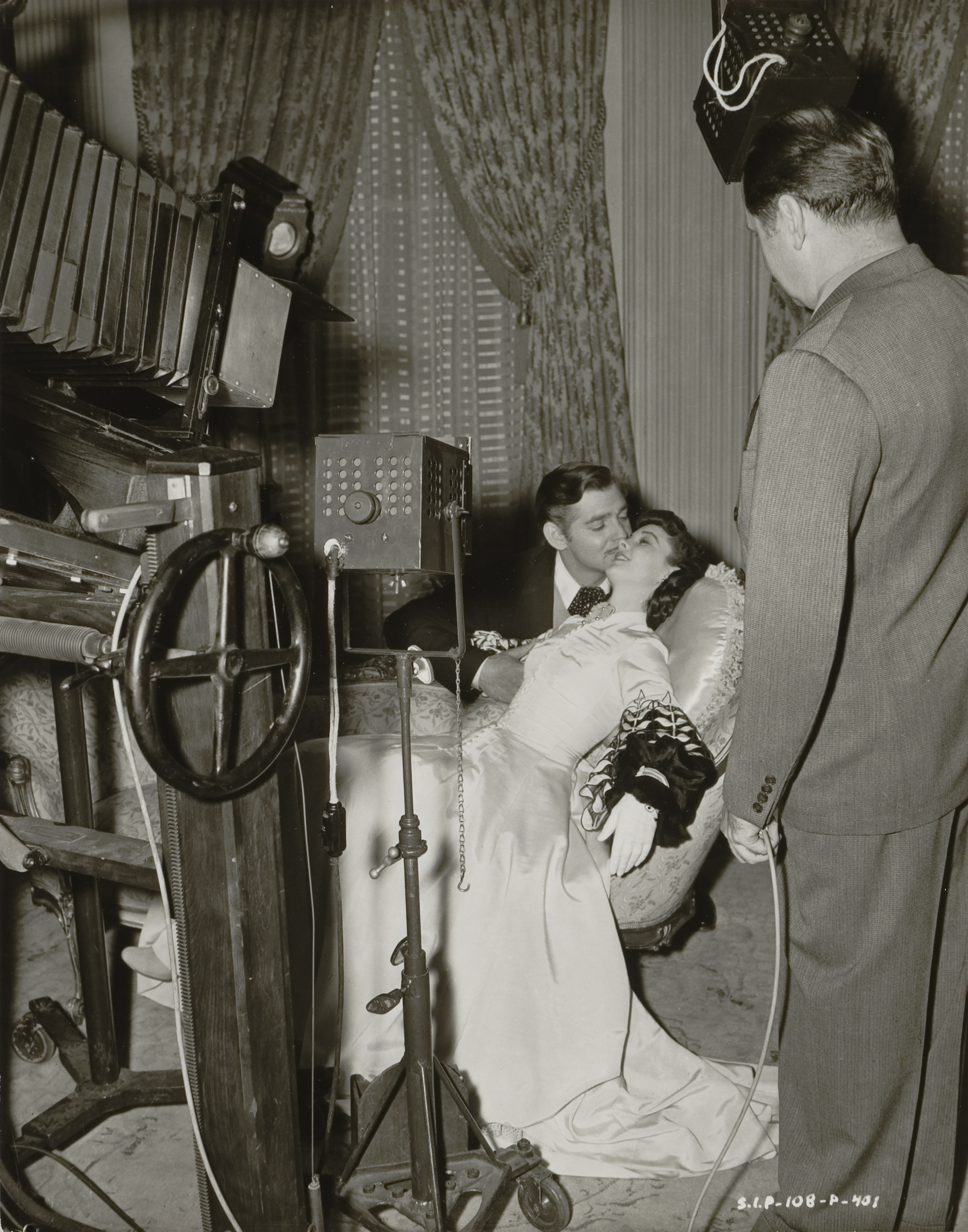 Unknown, "Clarence Sinclair Bull photographing Clark Gable and Vivian Liegh for 'Gone with the Wind,' Metro-Goldwyn-Mayer," 1939, Hood Museum of Art, Dartmouth College: the John Kobal Foundation Collection.