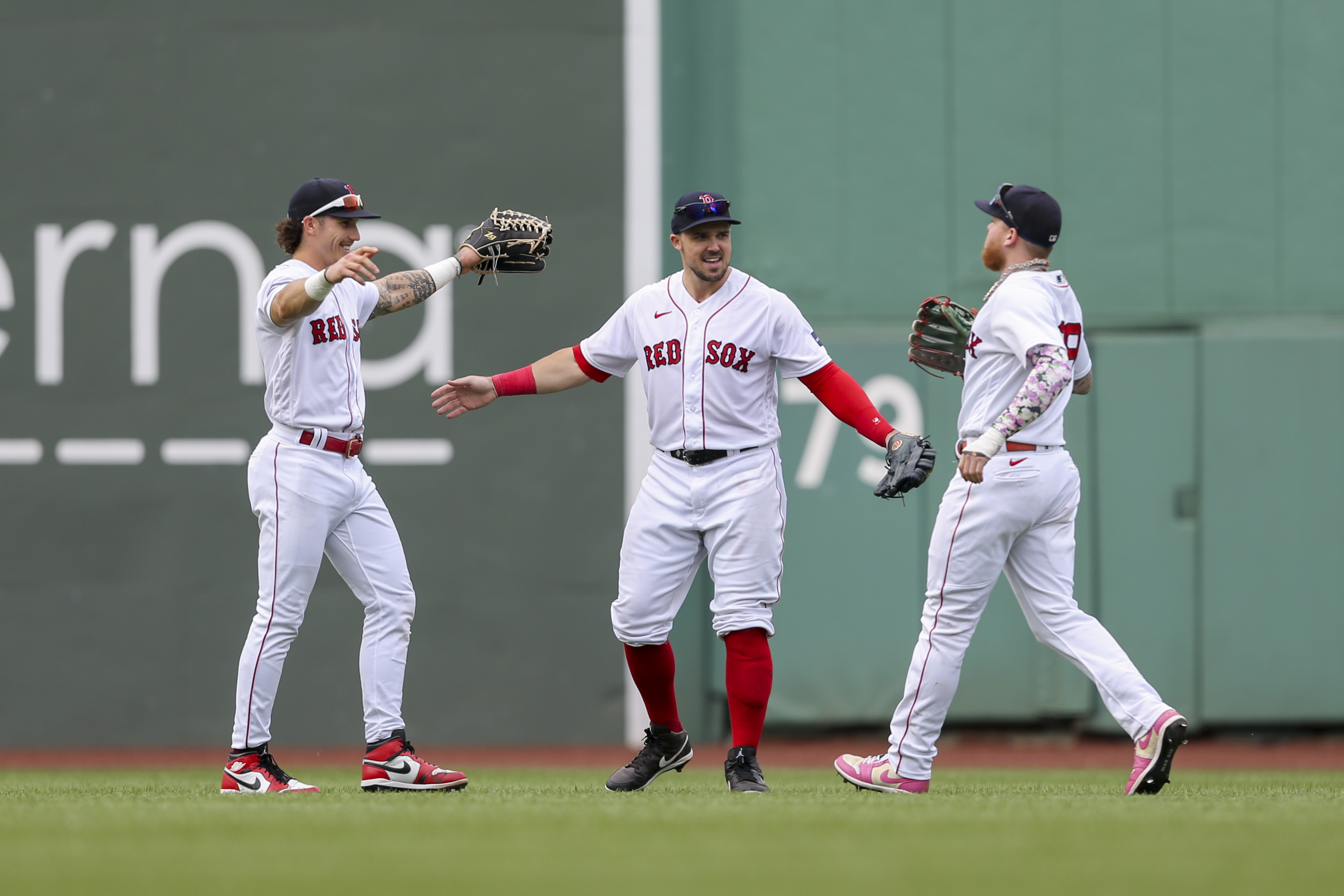 Benintendi Lifts Red Sox Over Pirates In First Game Of Post-Ortiz