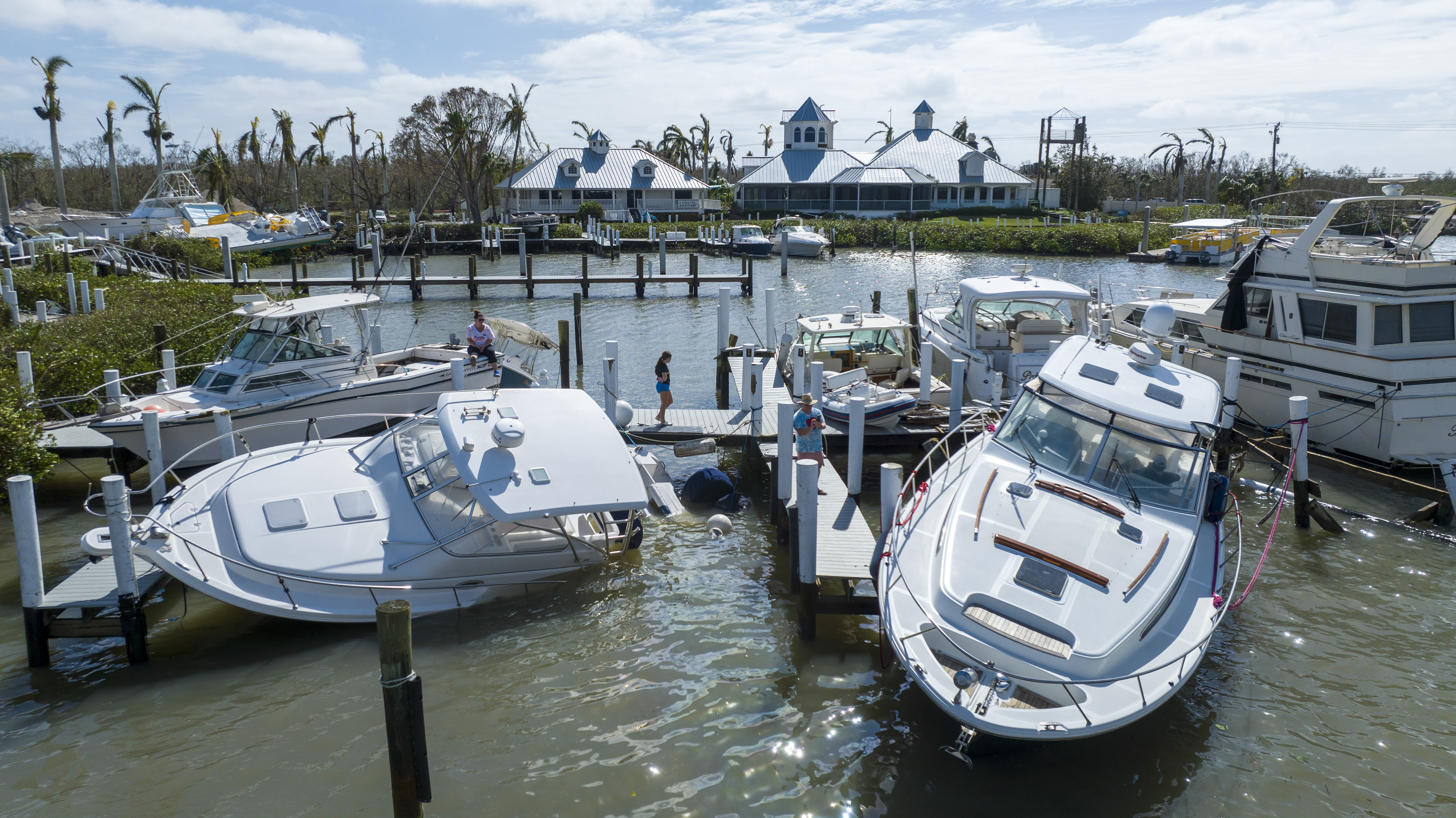 Sunday NFL Ticket - Sanibel Harbour Yacht Club