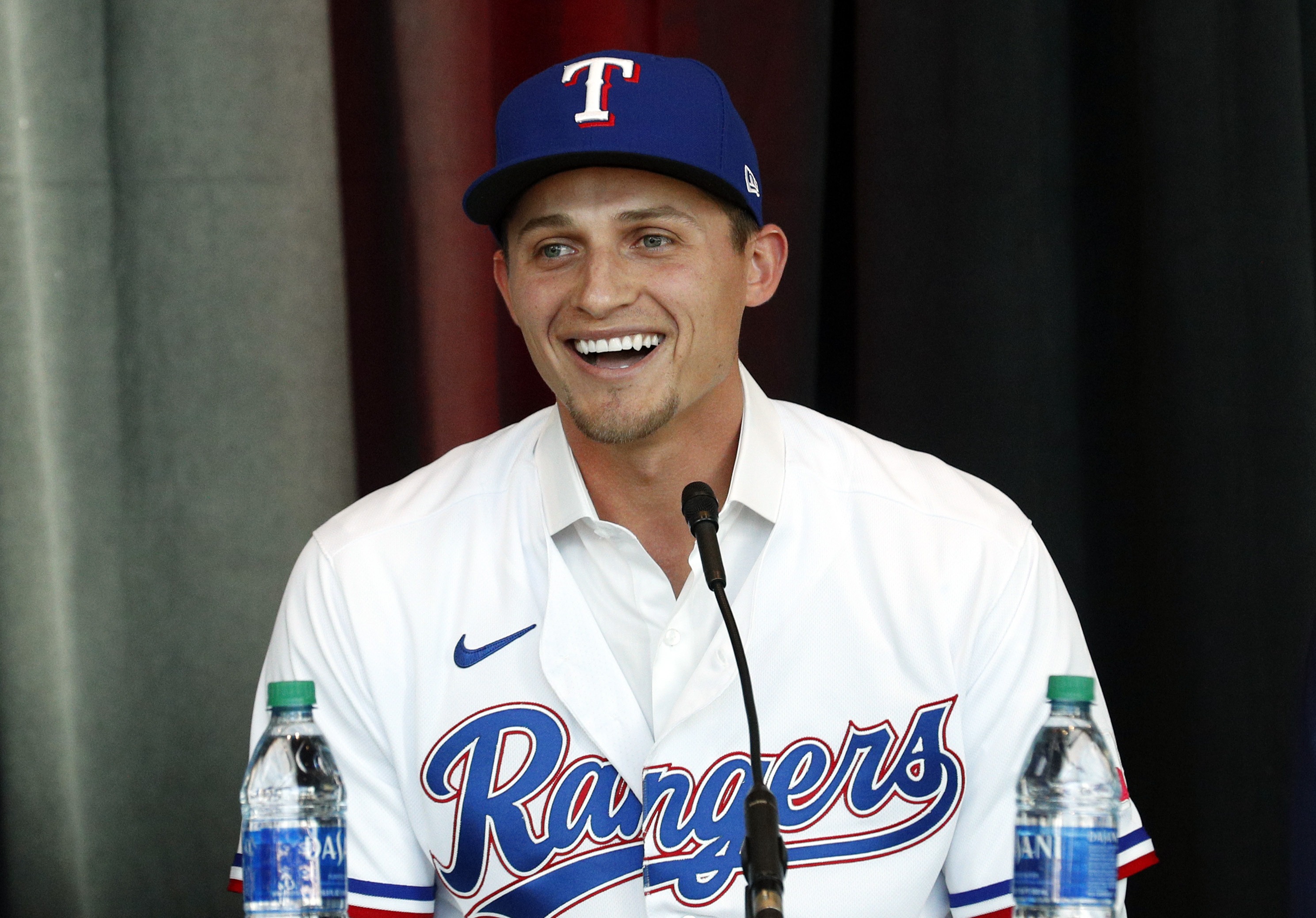 Did Jacob deGrom really mean what he said at his Rangers introduction?