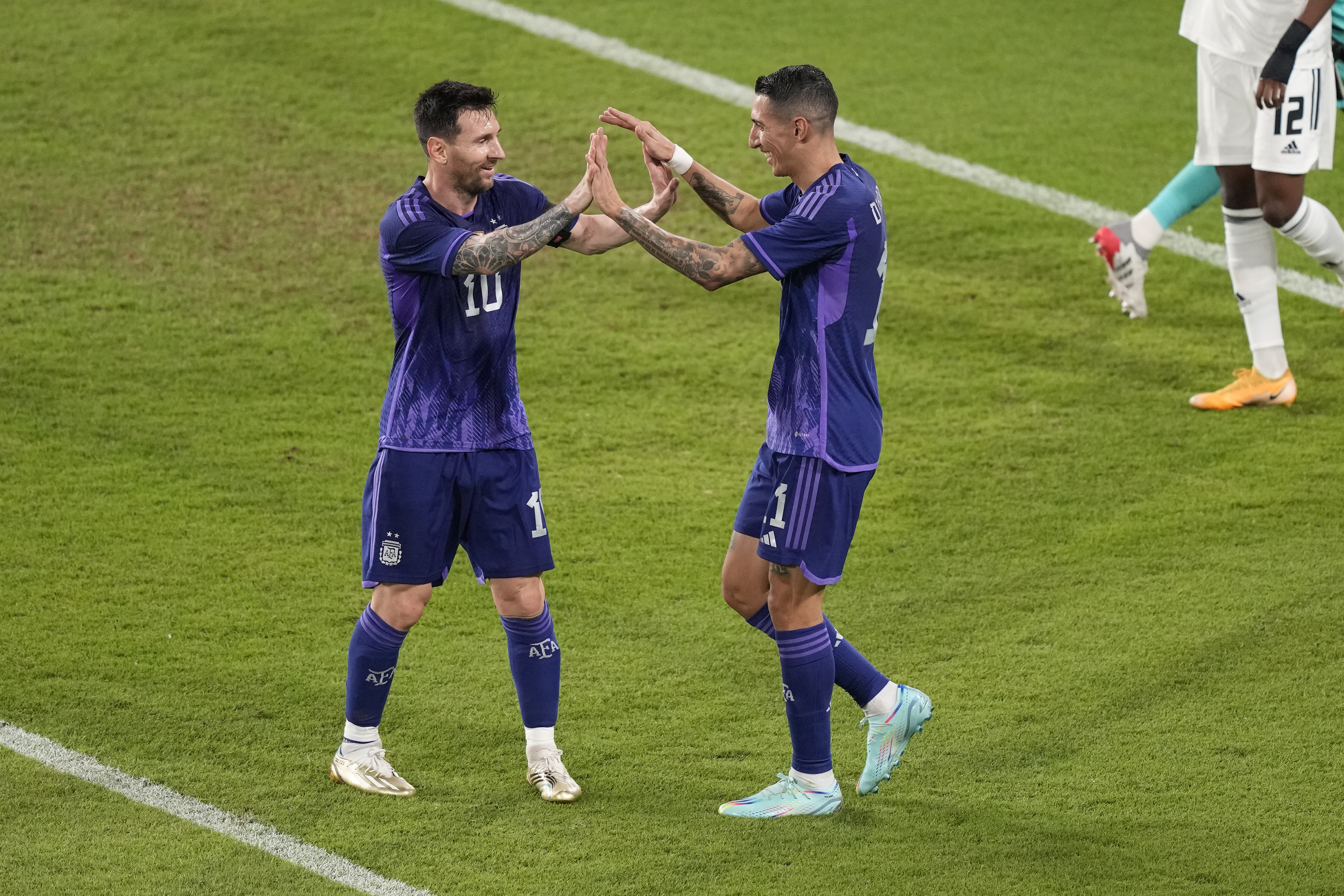 Lionel Messi scores as Argentina routs UAE 5-0 in World Cup warmup