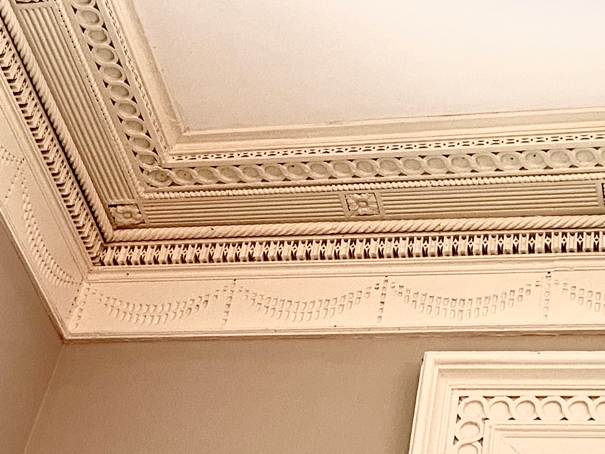 long-hill-mansion-crown-molding
