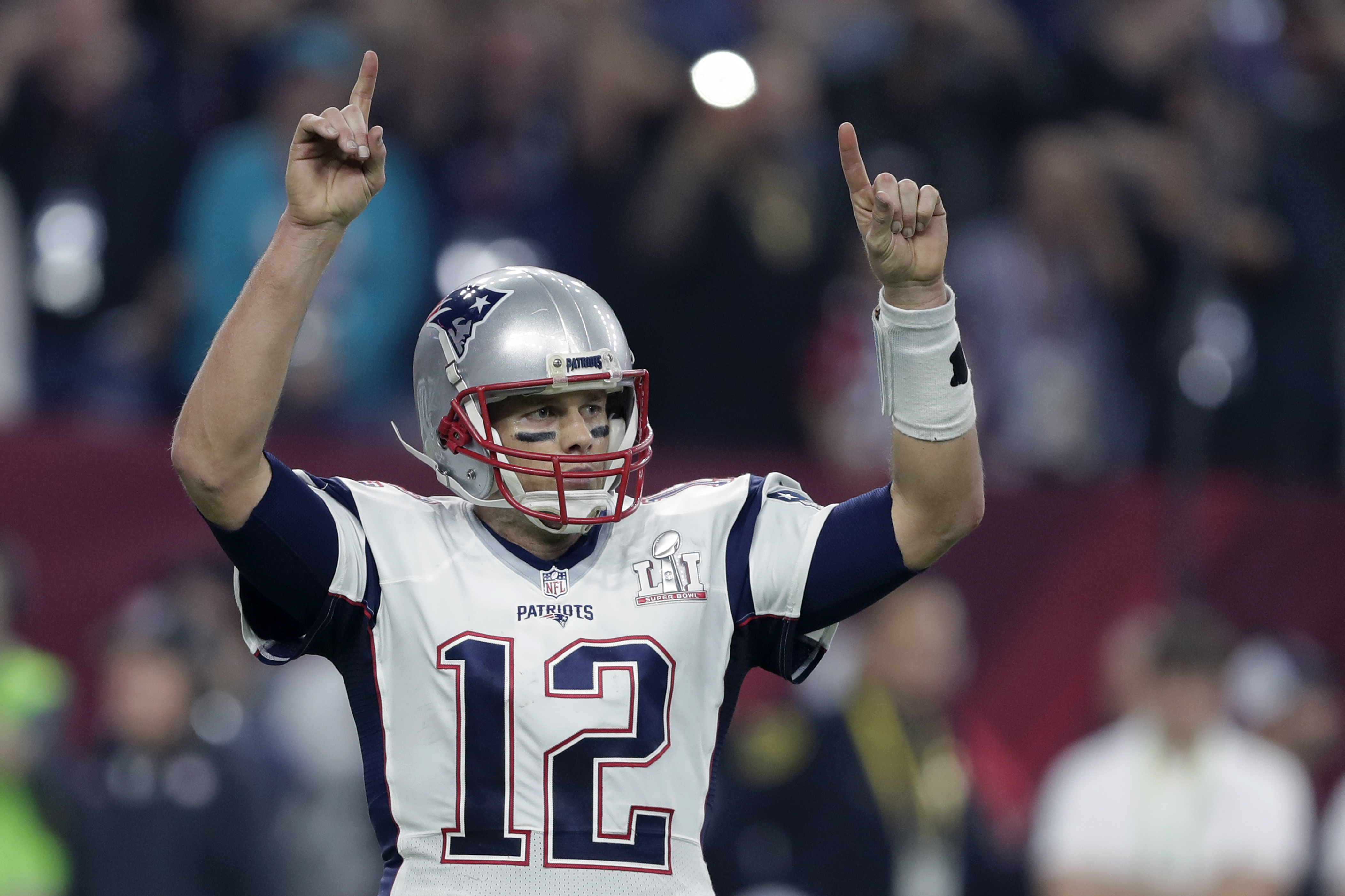 Tom Brady breaks George Blanda's record as oldest QB to throw a postseason  touchdown