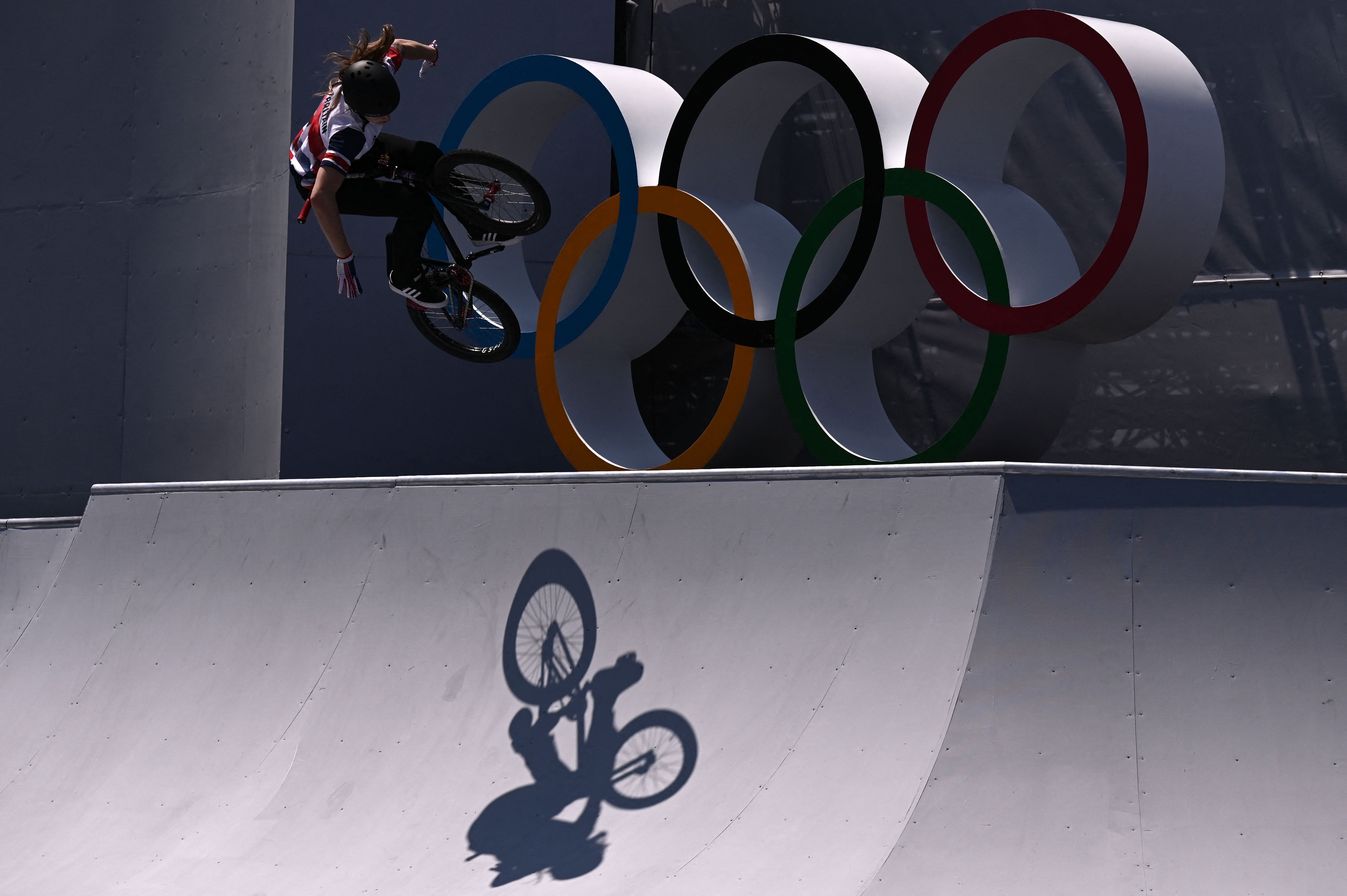 Britain's Charlotte Worthington competes in the cycling BMX freestyle women's park final at the Ariake Urban Sports Park during the Tokyo 2020 Olympic Games in Tokyo on August 1, 2021. (Photo by Jeff PACHOUD / AFP) (Photo by JEFF PACHOUD/AFP via Getty Images)