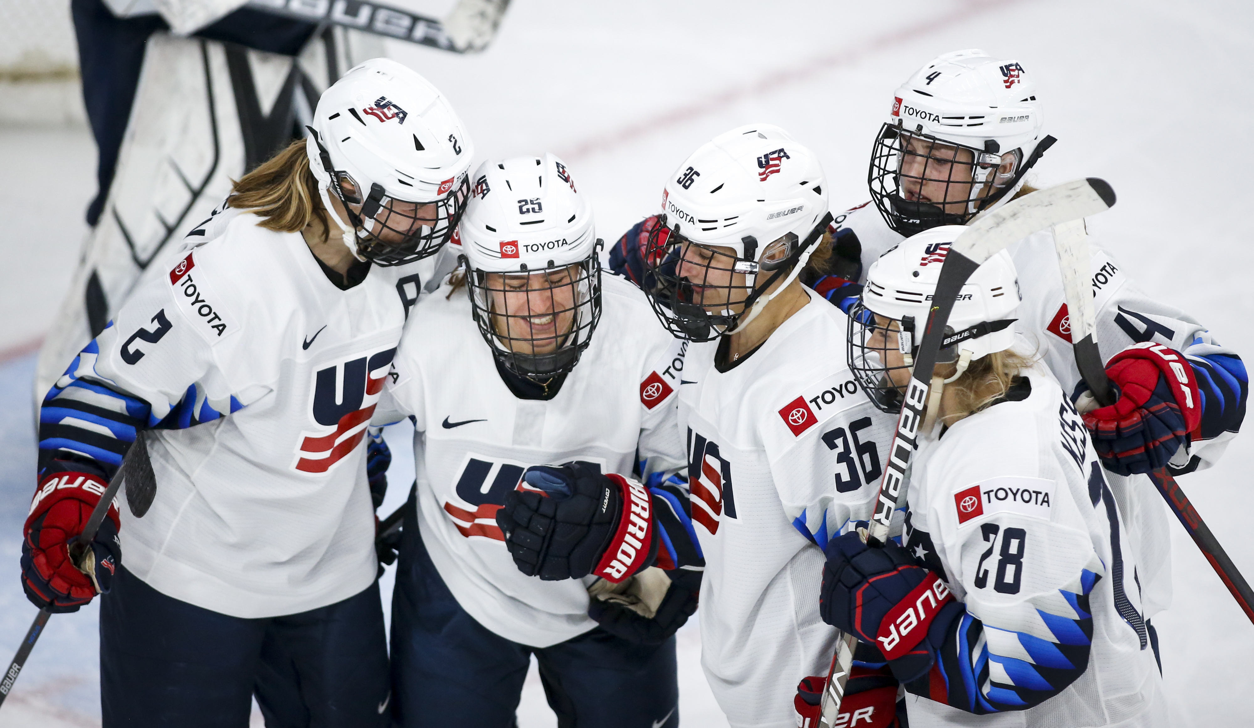 Alex Carpenter leads US women to gold-medal game at World Hockey Championships