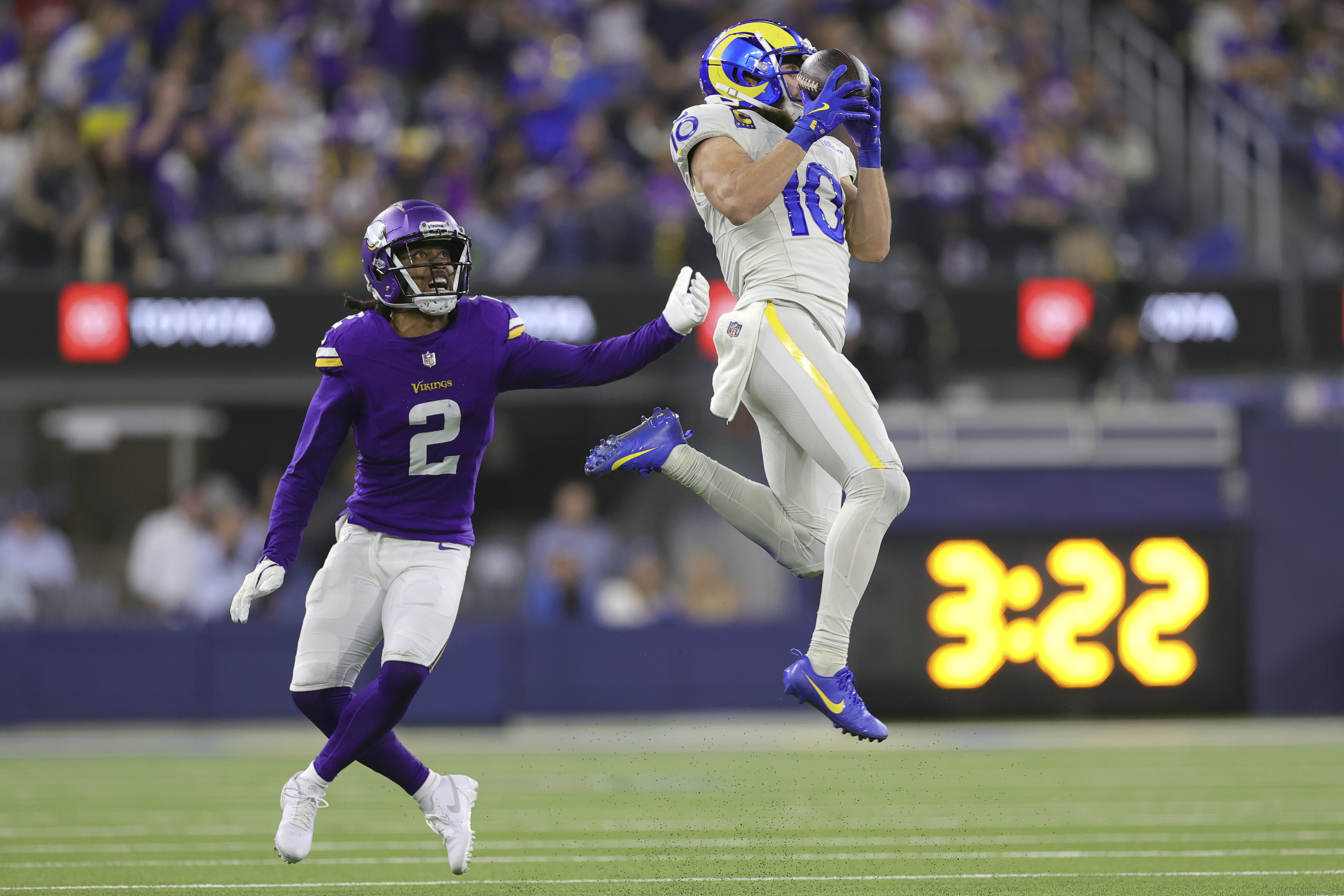 Matthew Stafford throws four TD passes as Rams stun Vikings