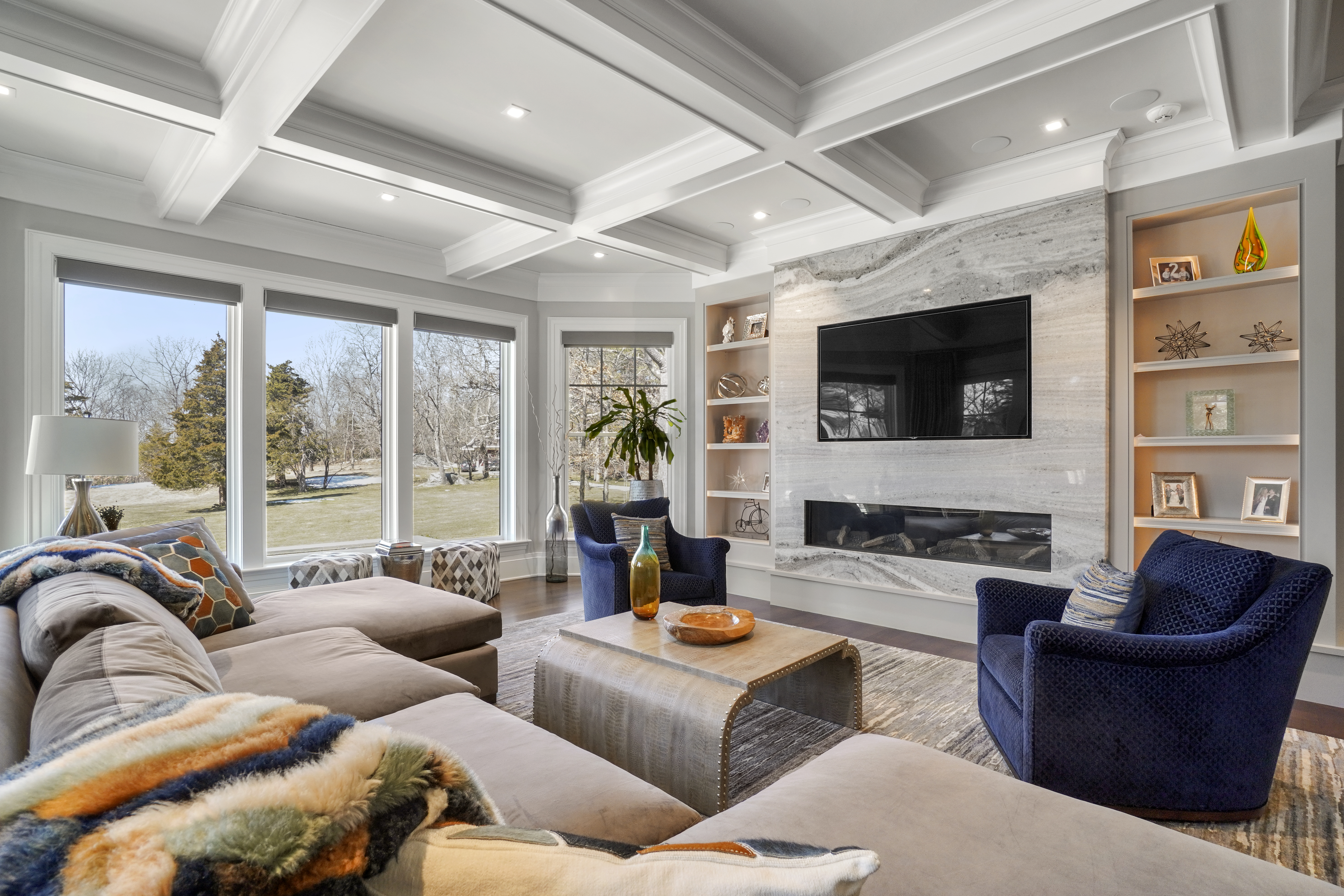 329-fox-hill-road-family-room