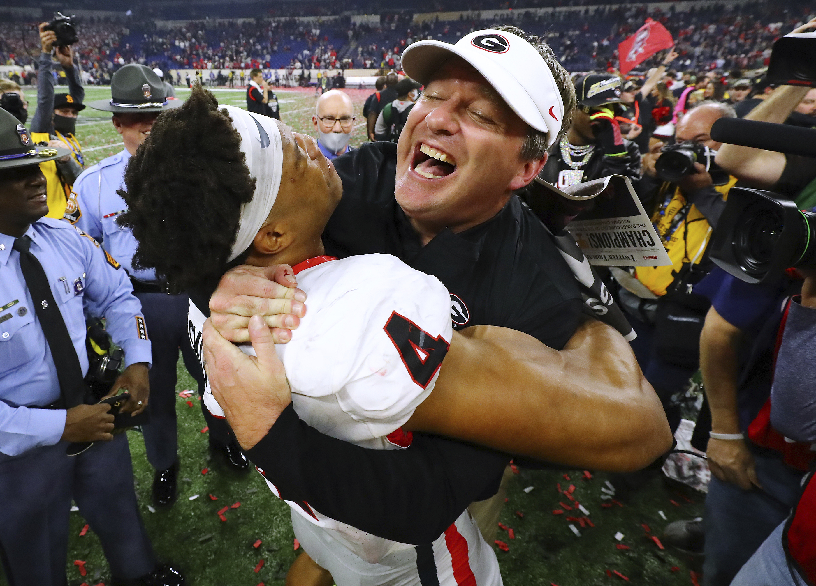 Resilient Georgia Bulldogs capture first national football title