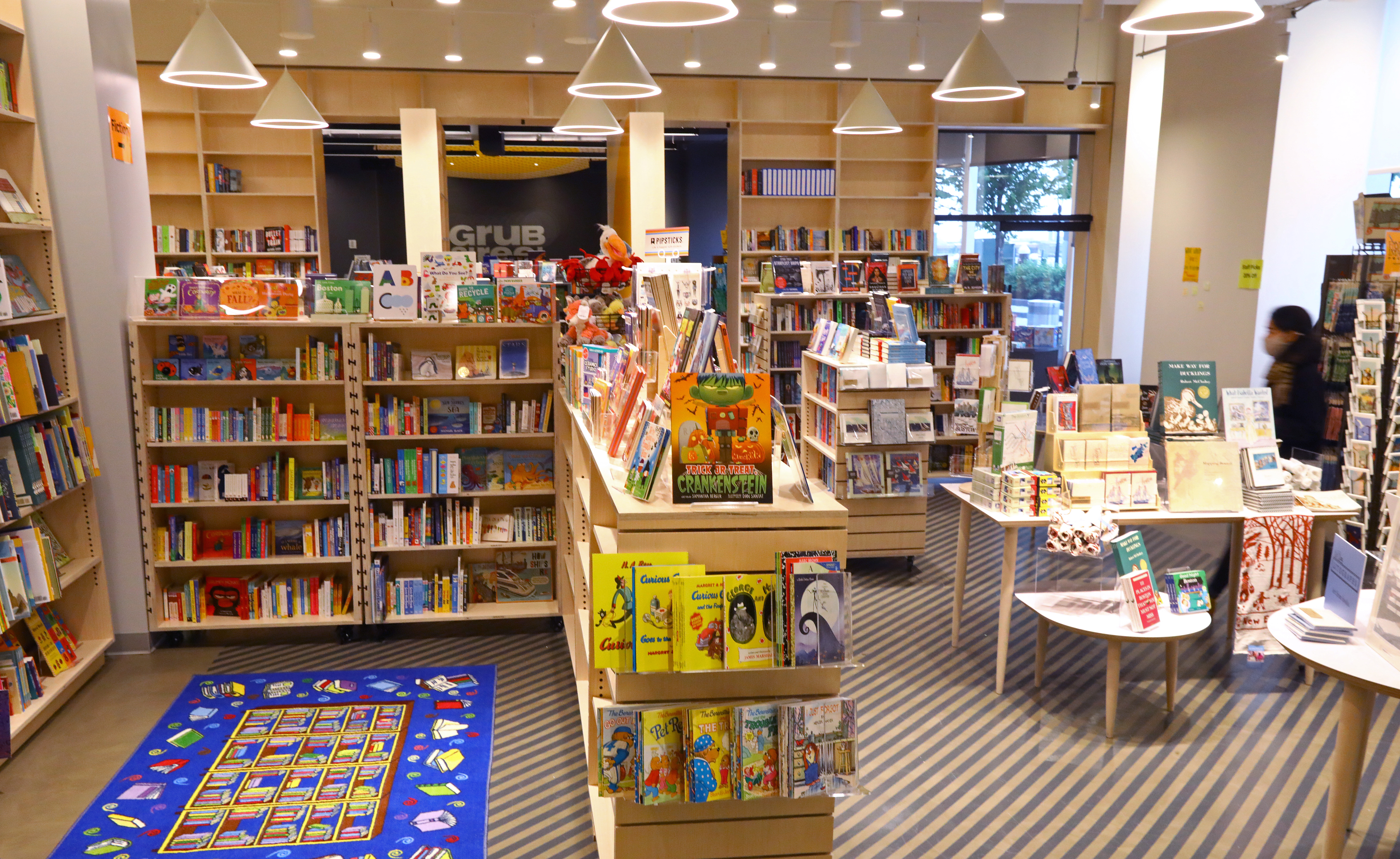 New independent book stores have been opening around CT