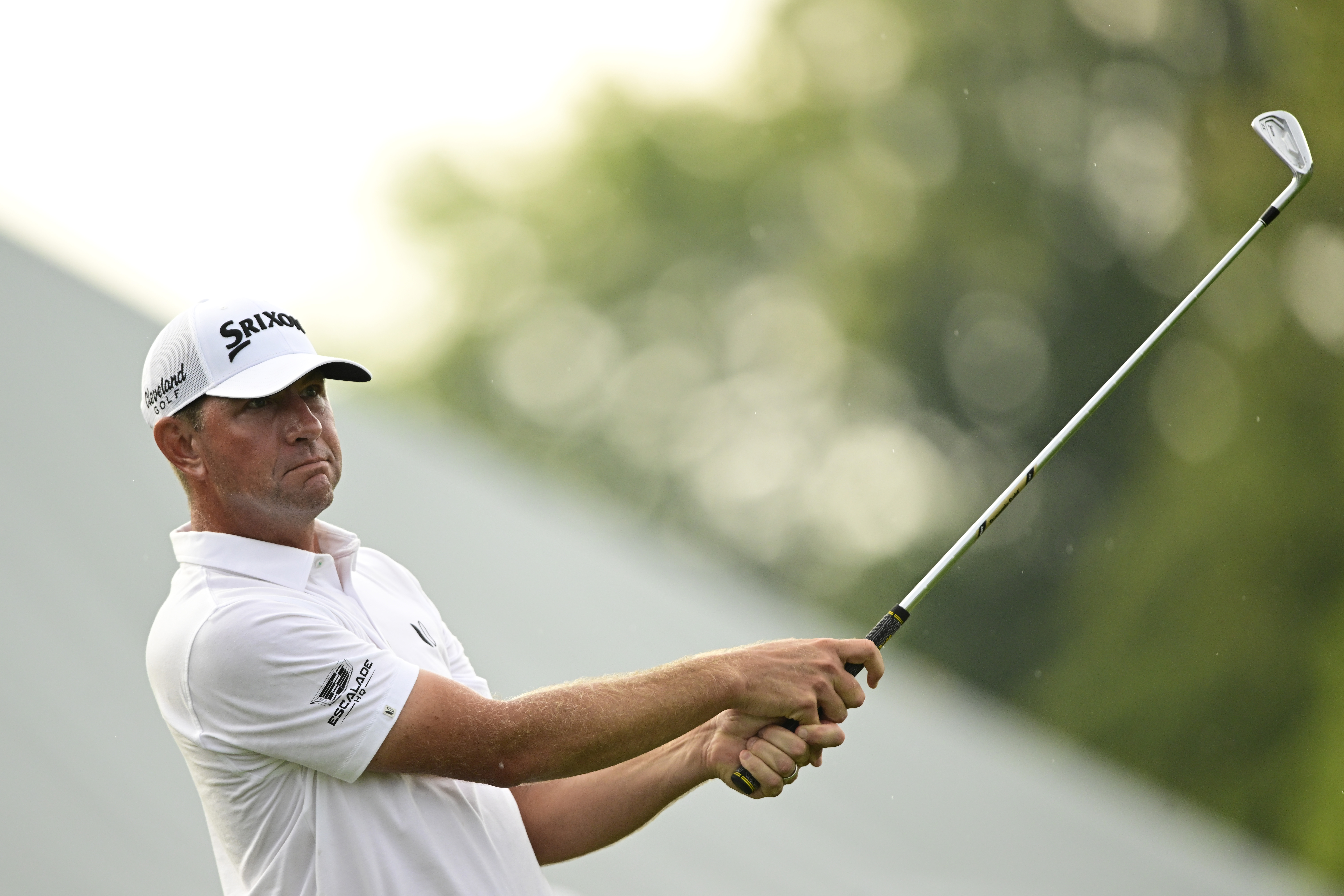 After rain delay, Lucas Glover pours it on to win PGAs Wyndham Championship and qualify for playoffs