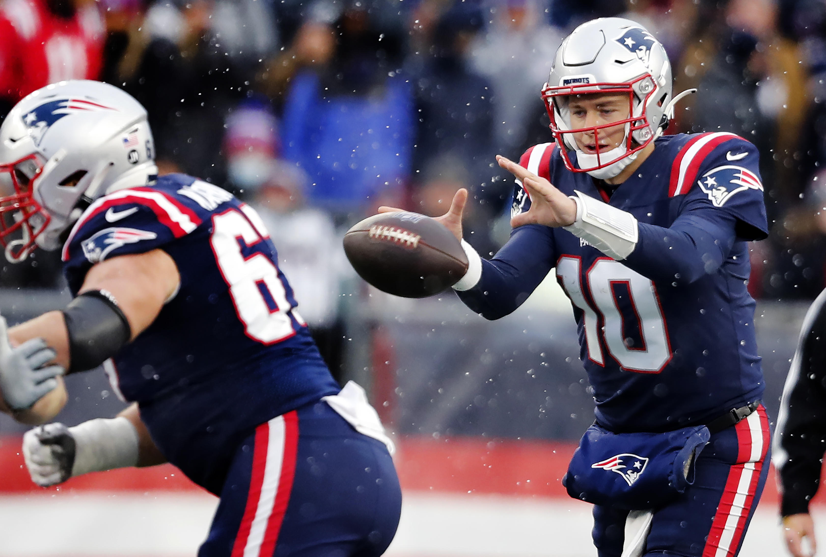 Look: Mac Jones tried to give ball from first NFL TD pass to teammate