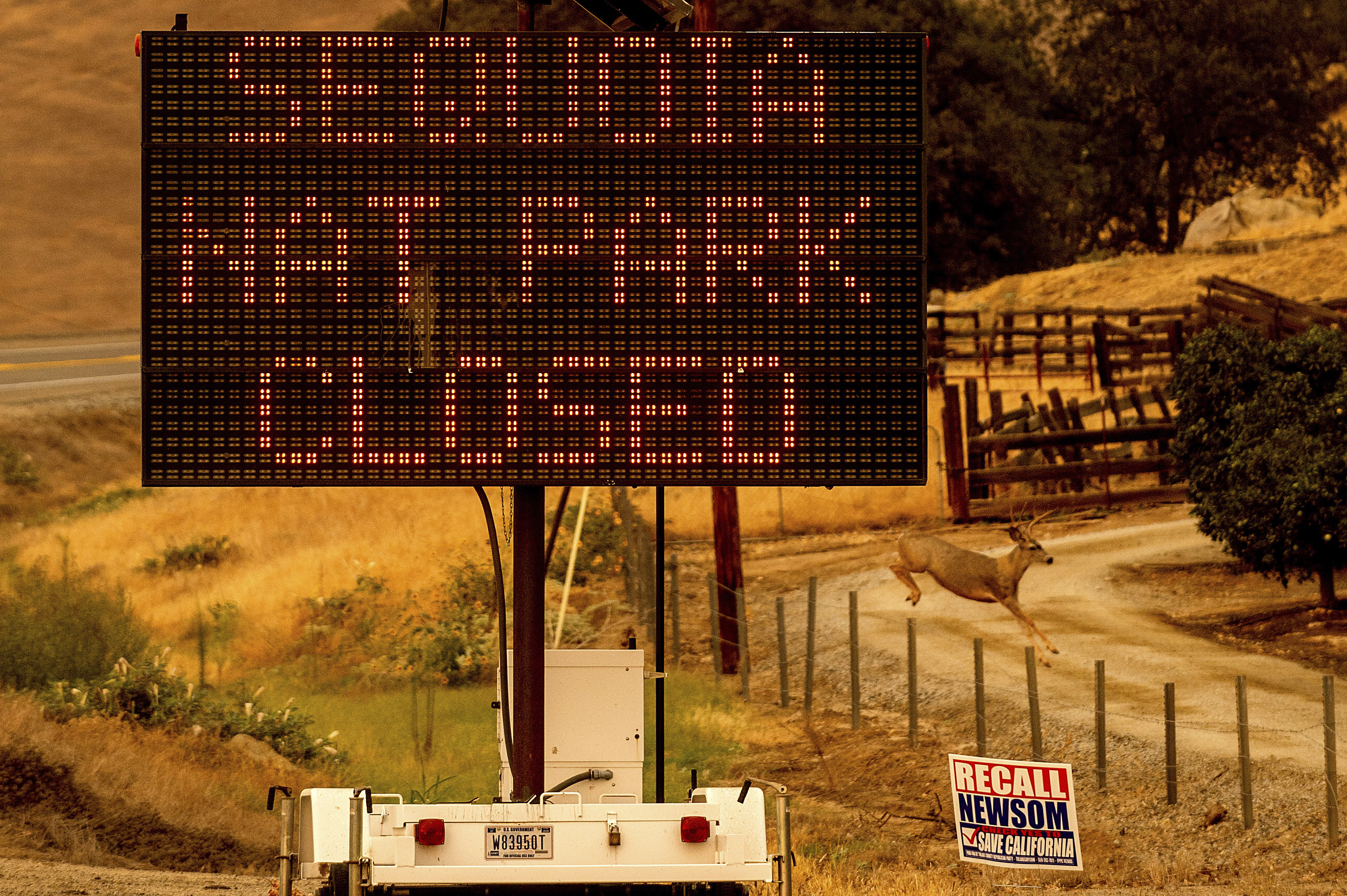 A sign announced the closure of Sequoia National Park, where the KNP Complex Fires are burning, Tuesday.