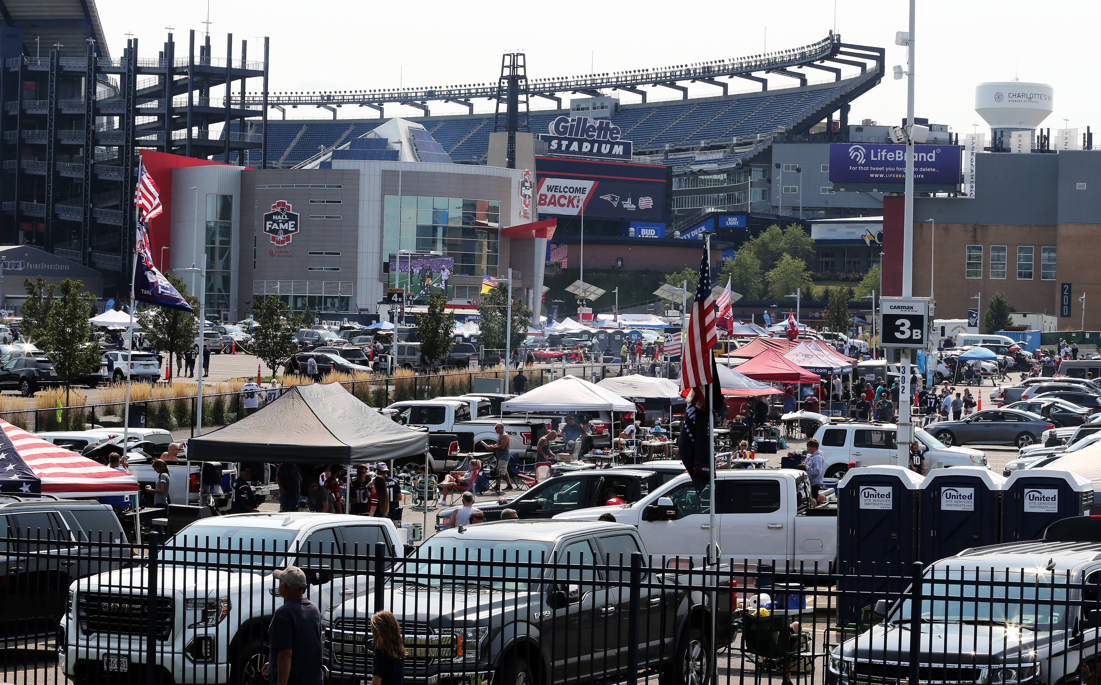 Patriots inform season-ticket holders of stadium-wide price