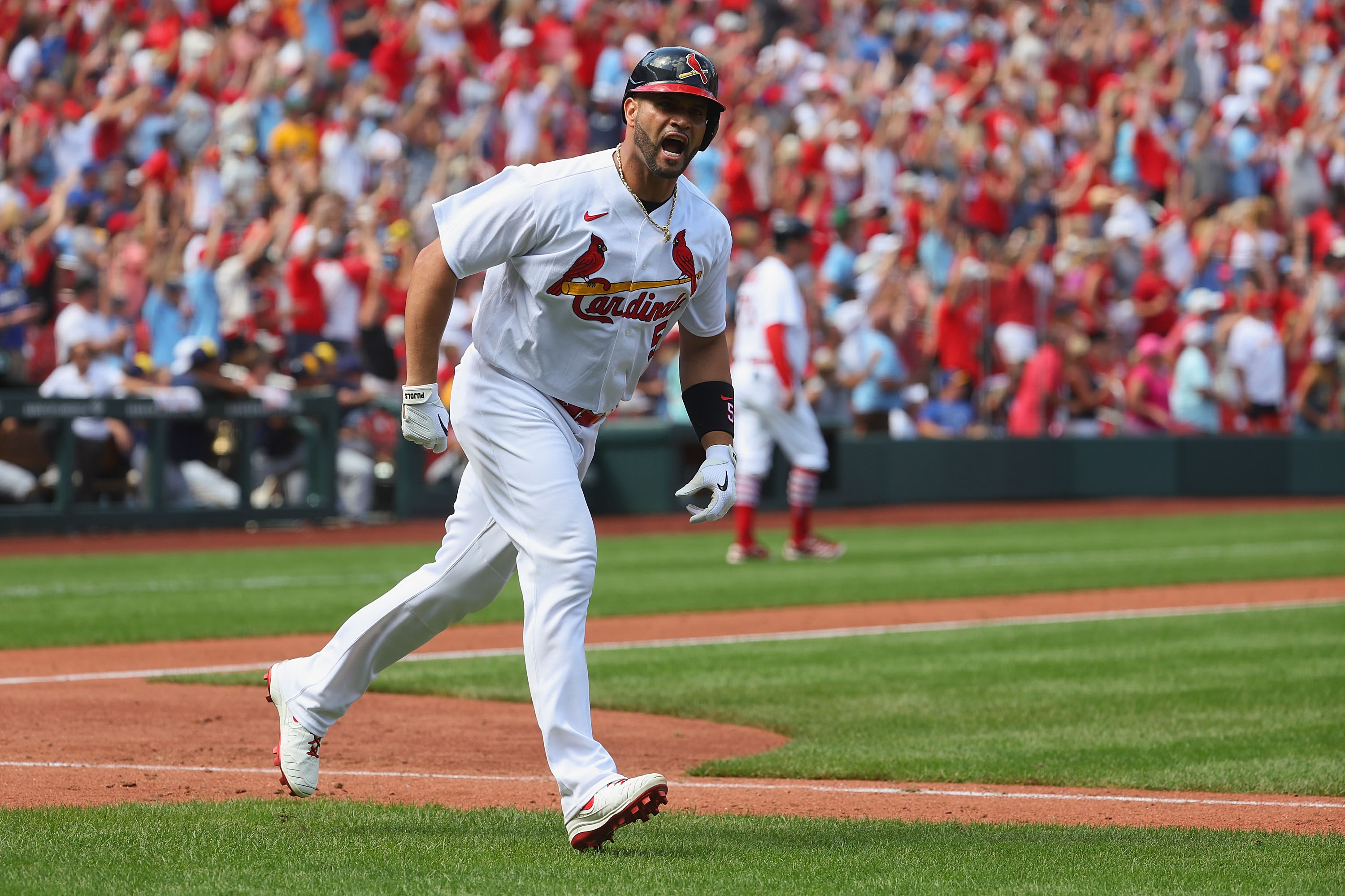 Mikolas goes seven sharp, Cardinals win 3-0 over White Sox