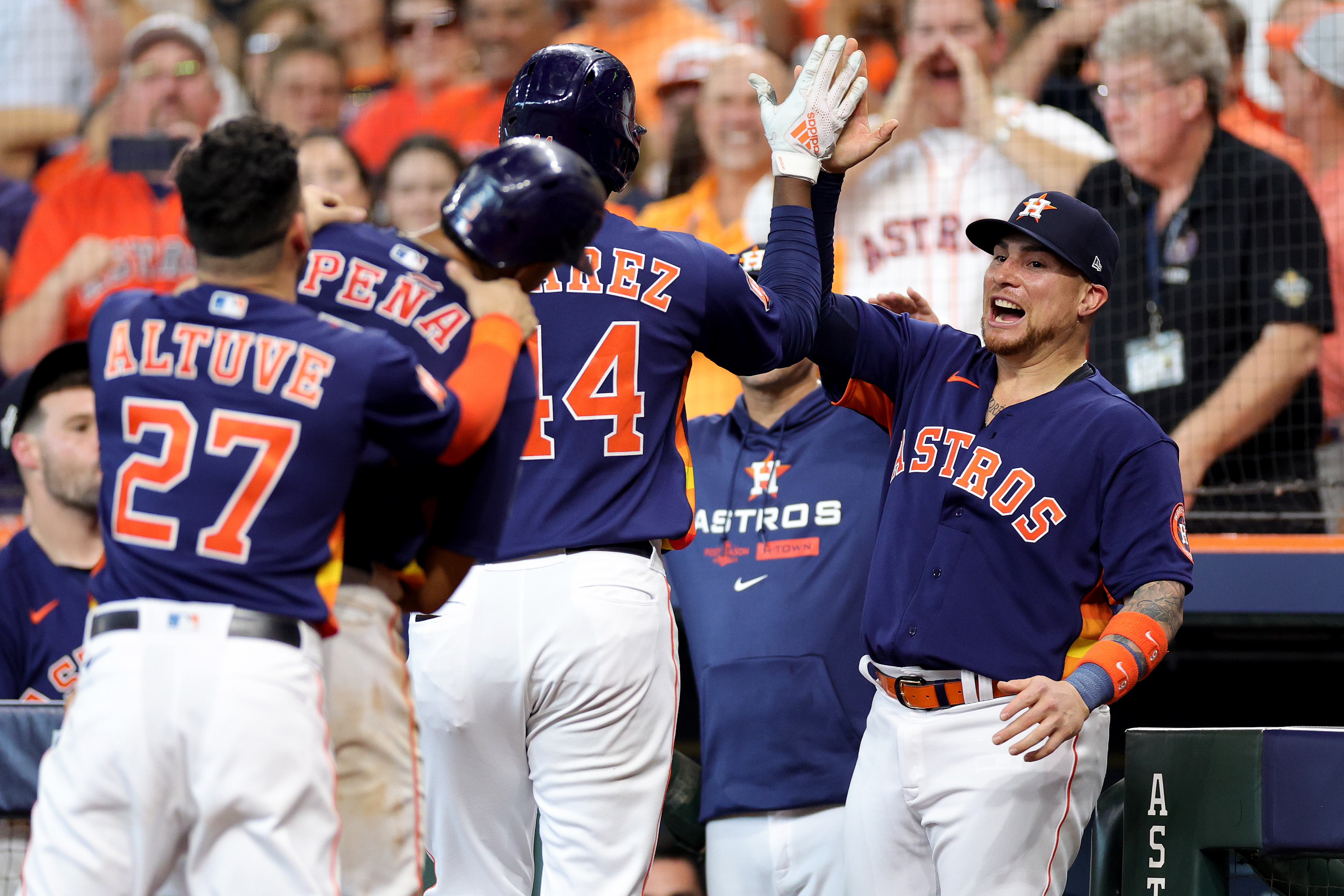 MLB playoffs: Yordan Alvarez's 9th-inning HR lifts Astros over Mariners