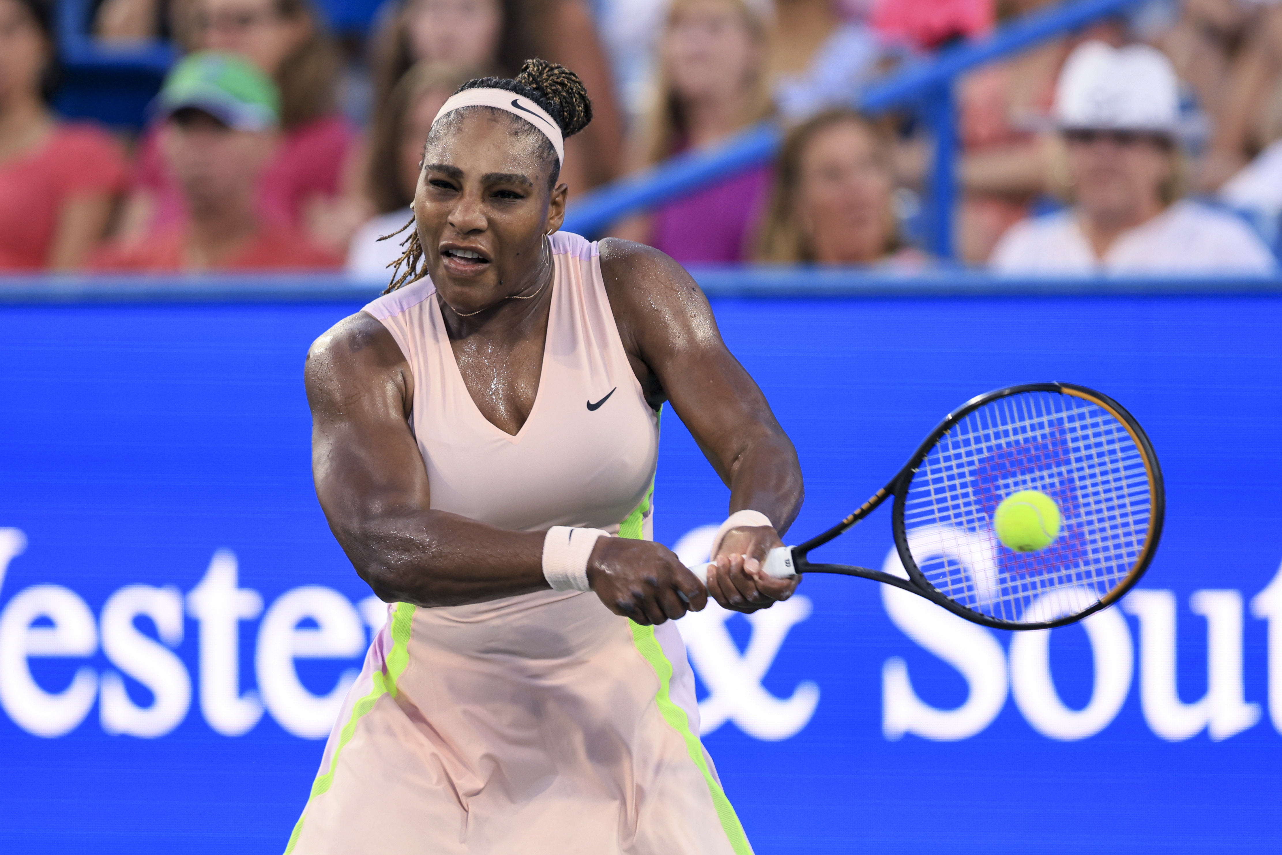 Serena Williams defeats Danka Kovinic in first round of U.S. Open