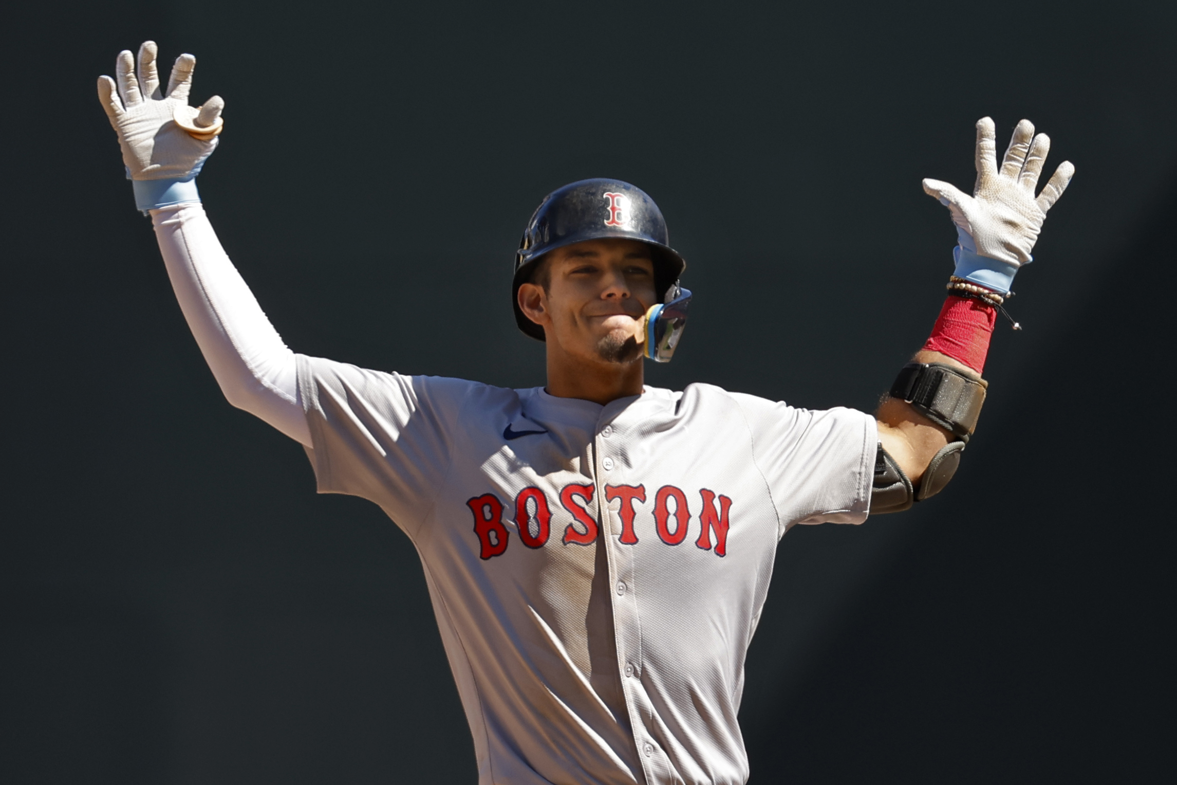 Vaughn Grissom collects first hit with Red Sox