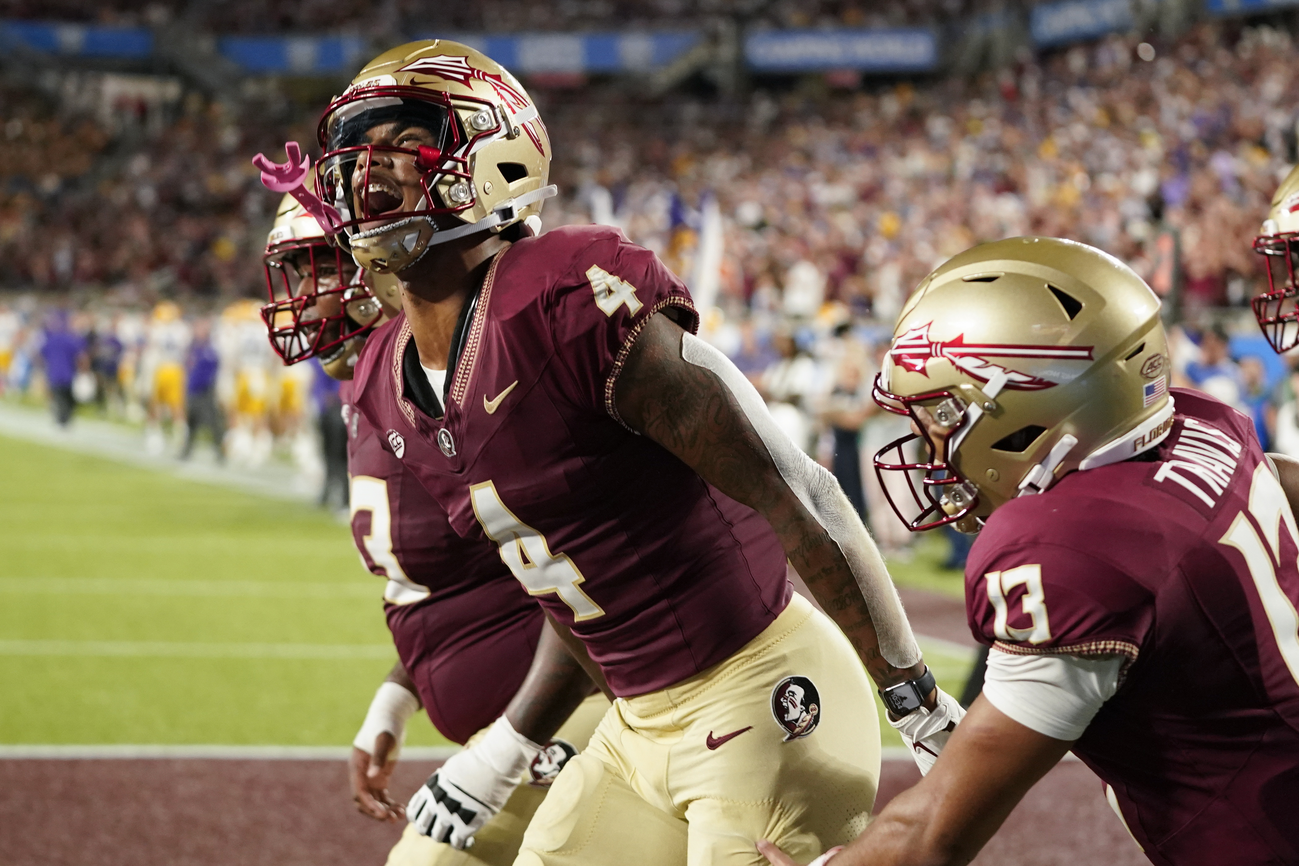 Florida State builds off momentum of last season, pounds LSU in